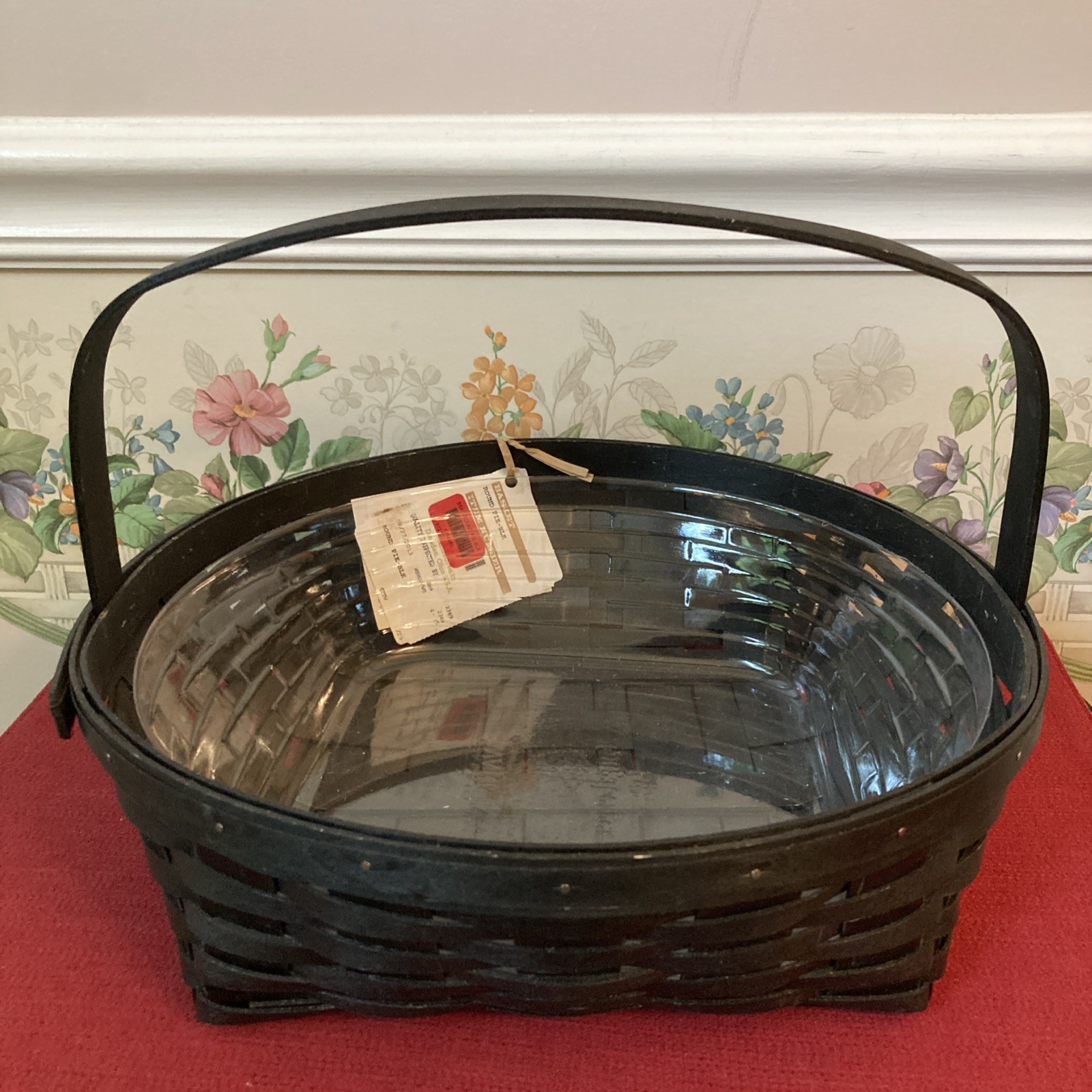 Longaberger RARE SEPT 2013 HOST EXCLUSIVE BLK HANDL ROUND PIE BSKT PROT BRND NEW Longaberger RARE SEPT 2013 HOST EXCLUSIVE BLK HANDL ROUND PIE BSKT PROT BRND NEW