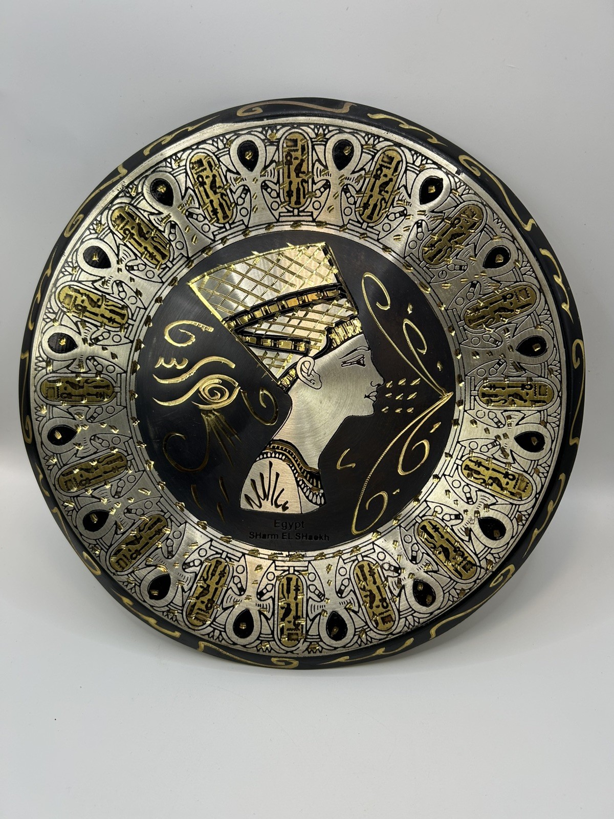 Egyptian Art Rare vintage Brass Plate Queen Nefertiti 9.5” Egyptian Art Rare vintage Brass Plate Queen Nefertiti 9.5”