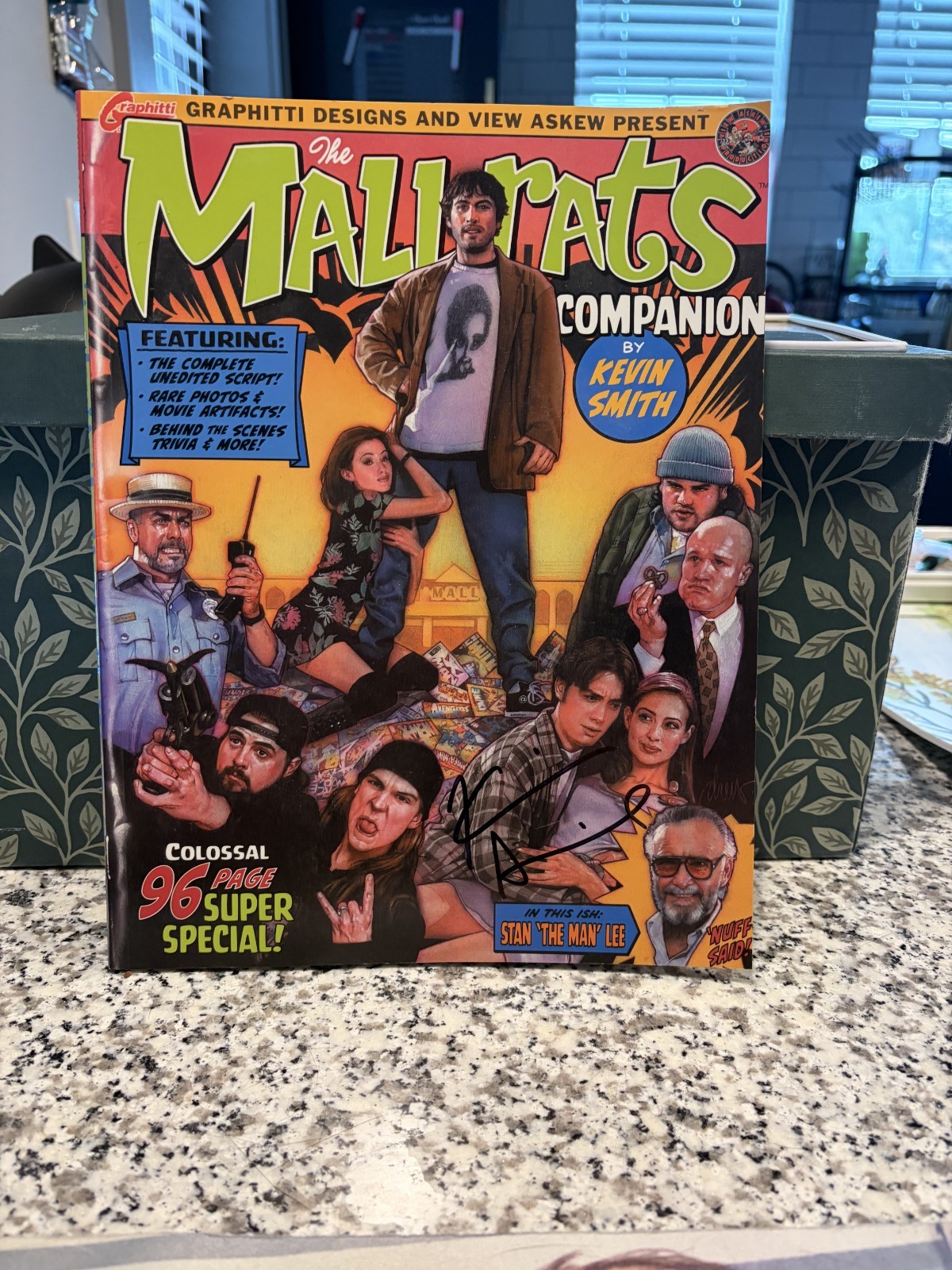 Mallrats Companion Magazine Signed by Kevin Smith/Silent Bob