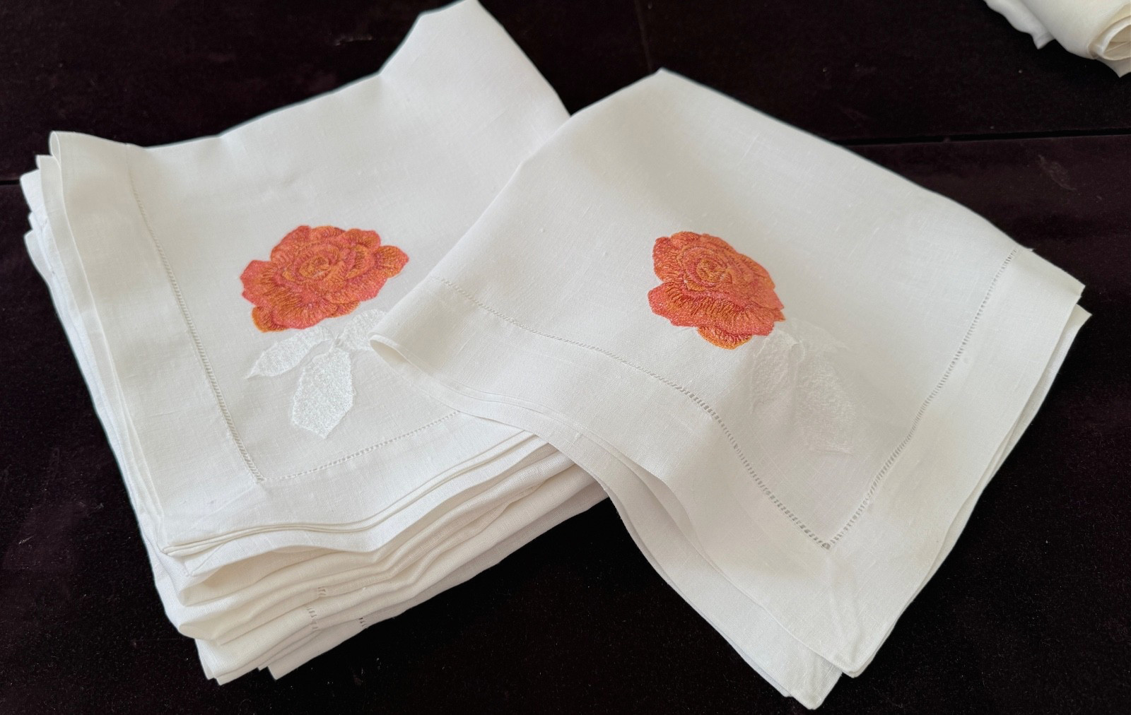 12 Vintage Large Emroidered Linen Dinner Napkins with Hemstitching B368 12 Vintage Large Emroidered Linen Dinner Napkins with Hemstitching B368