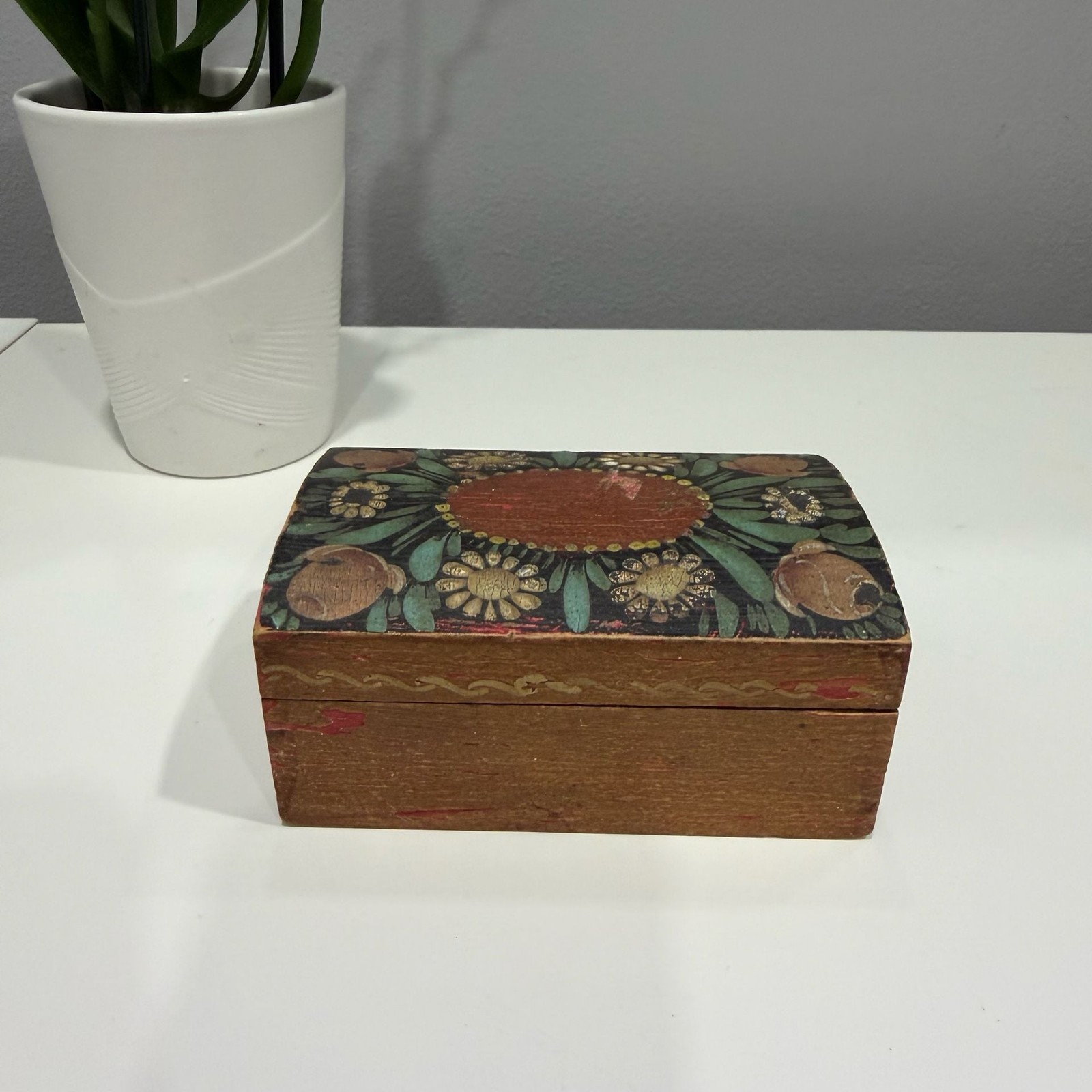 Vintage Hand Painted Wooden Keepsake Box Floral Folk Art Vintage Hand Painted Wooden Keepsake Box Floral Folk Art