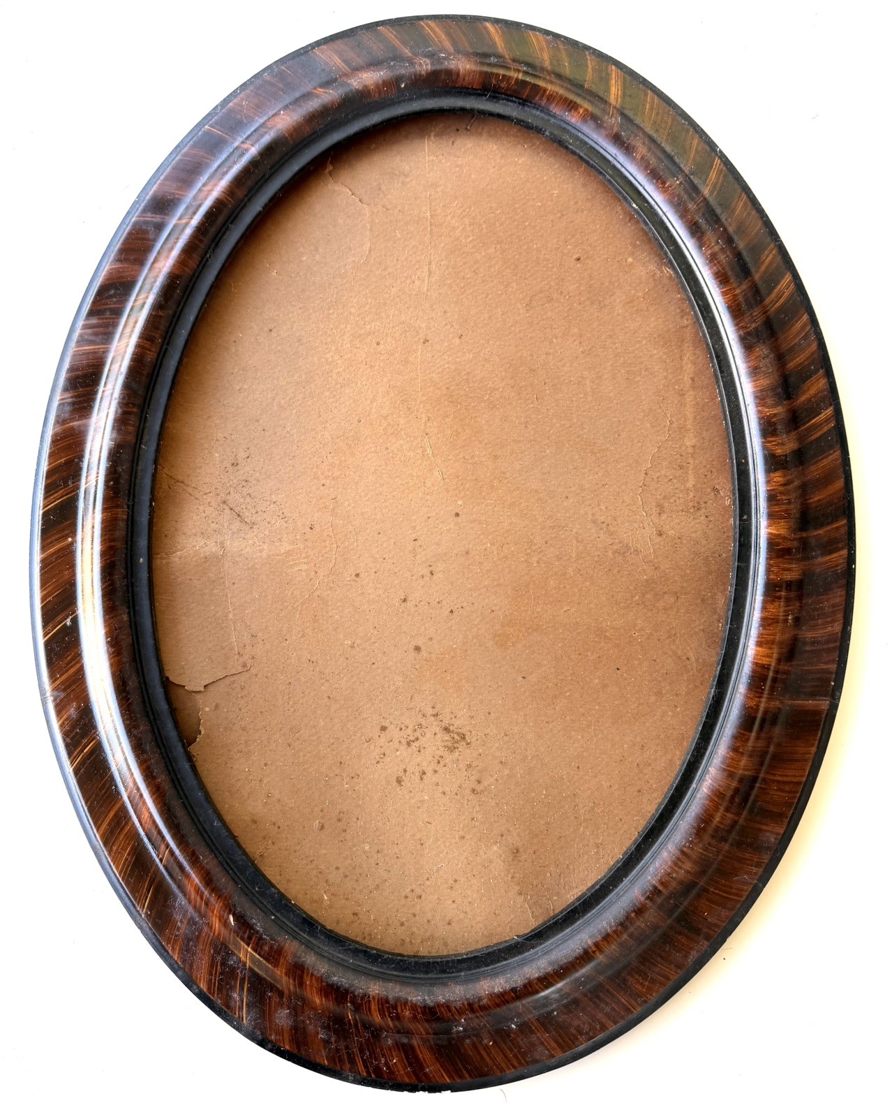 Antique tiger woodVictorian Oval frame 18 x 24“ glass not included Antique tiger woodVictorian Oval frame 18 x 24“ glass not included