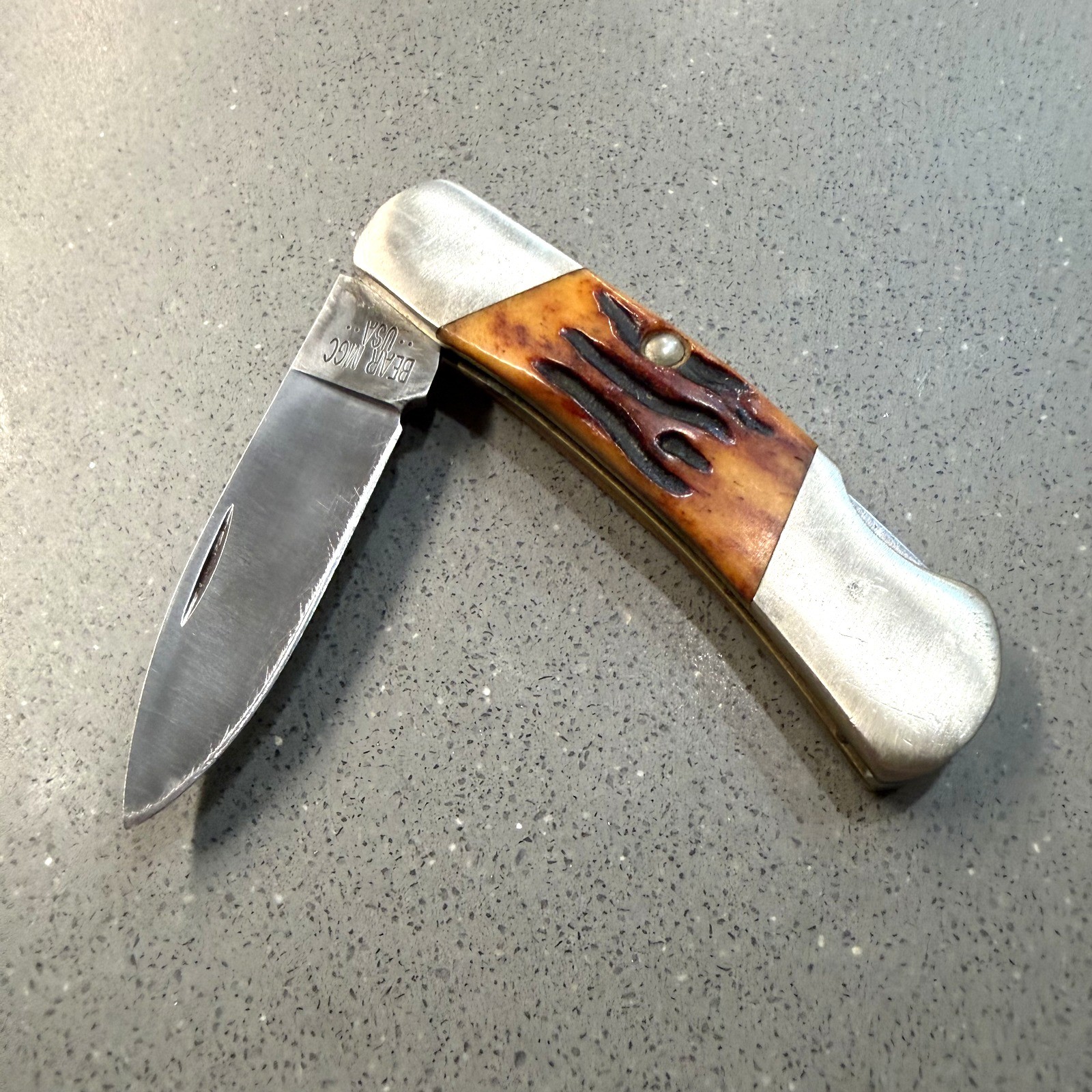Bear MGC USA 1995 4-Dot Lockback Knife Jigged Bone Single Blade Bear MGC USA 1995 4-Dot Lockback Knife Jigged Bone Single Blade