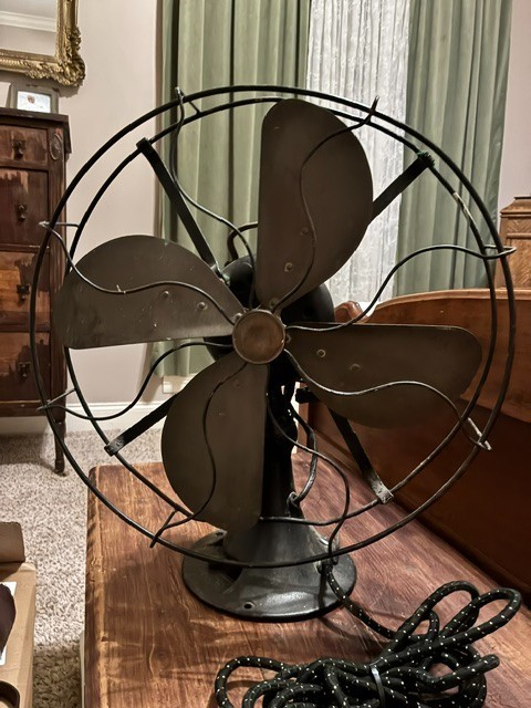 working  Emerson Model 29646 is a classic 12-inch oscillating produced 1920-30's
