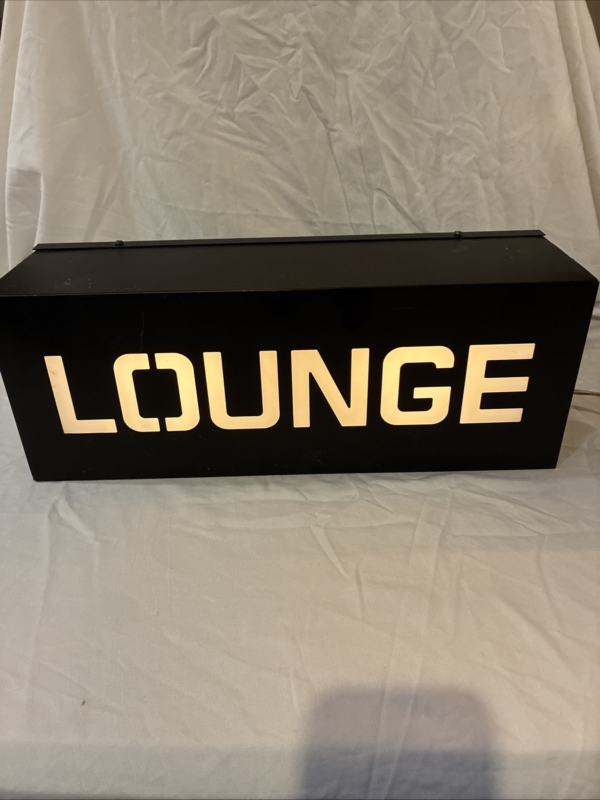 Vintage Light Up LOUNGE Sign Metal box Design Electric Cord Bar Restaurant 16” Vintage Light Up LOUNGE Sign Metal box Design Electric Cord Bar Restaurant 16”