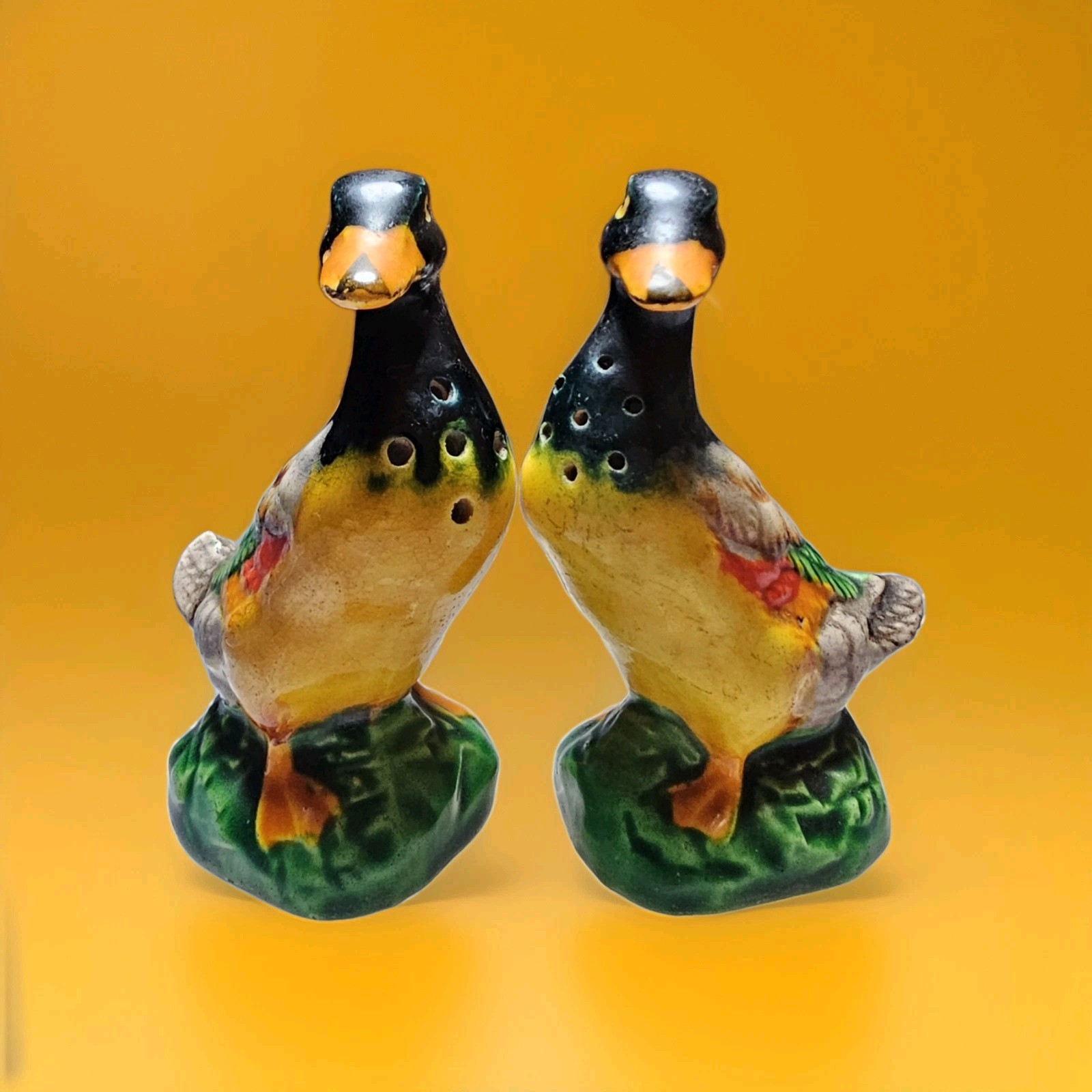 Beautiful Vintage Hand Painted Duck Salt & Pepper Shakers From Japan Beautiful Vintage Hand Painted Duck Salt & Pepper Shakers From Japan
