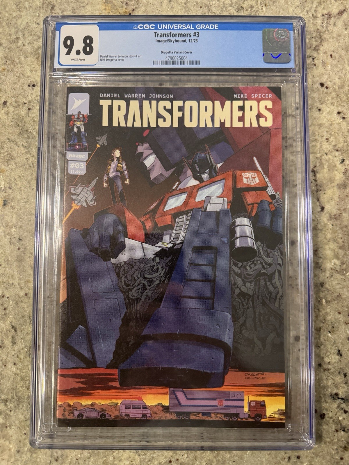 Transformers #3 - CGC 9.8 - 1:50 Dragotta Incentive Variant Transformers #3 - CGC 9.8 - 1:50 Dragotta Incentive Variant