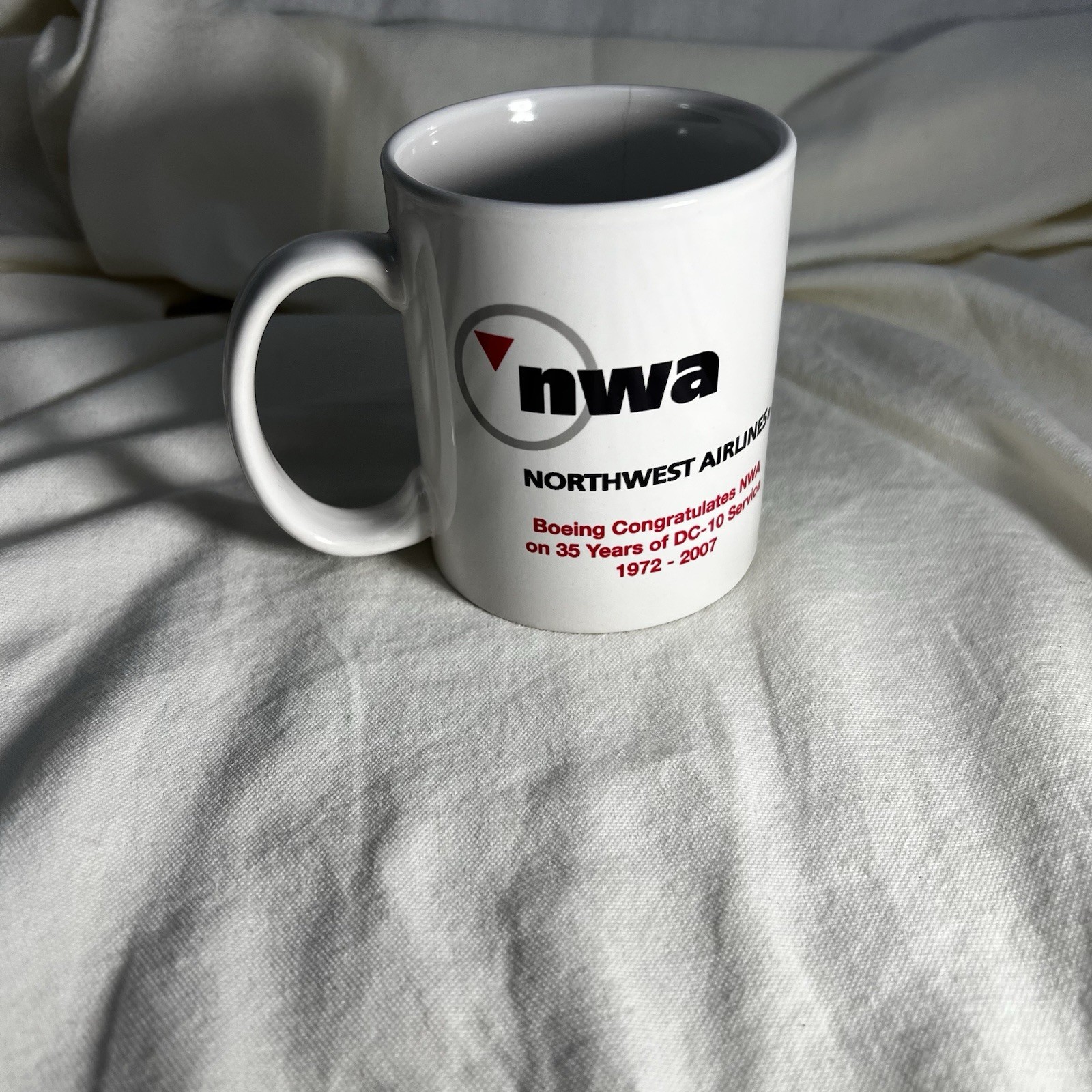 Northwest Airlines NWA X Boeing 35 Years Of Service DC-10 Mug 1972-2007 Rare Northwest Airlines NWA X Boeing 35 Years Of Service DC-10 Mug 1972-2007 Rare
