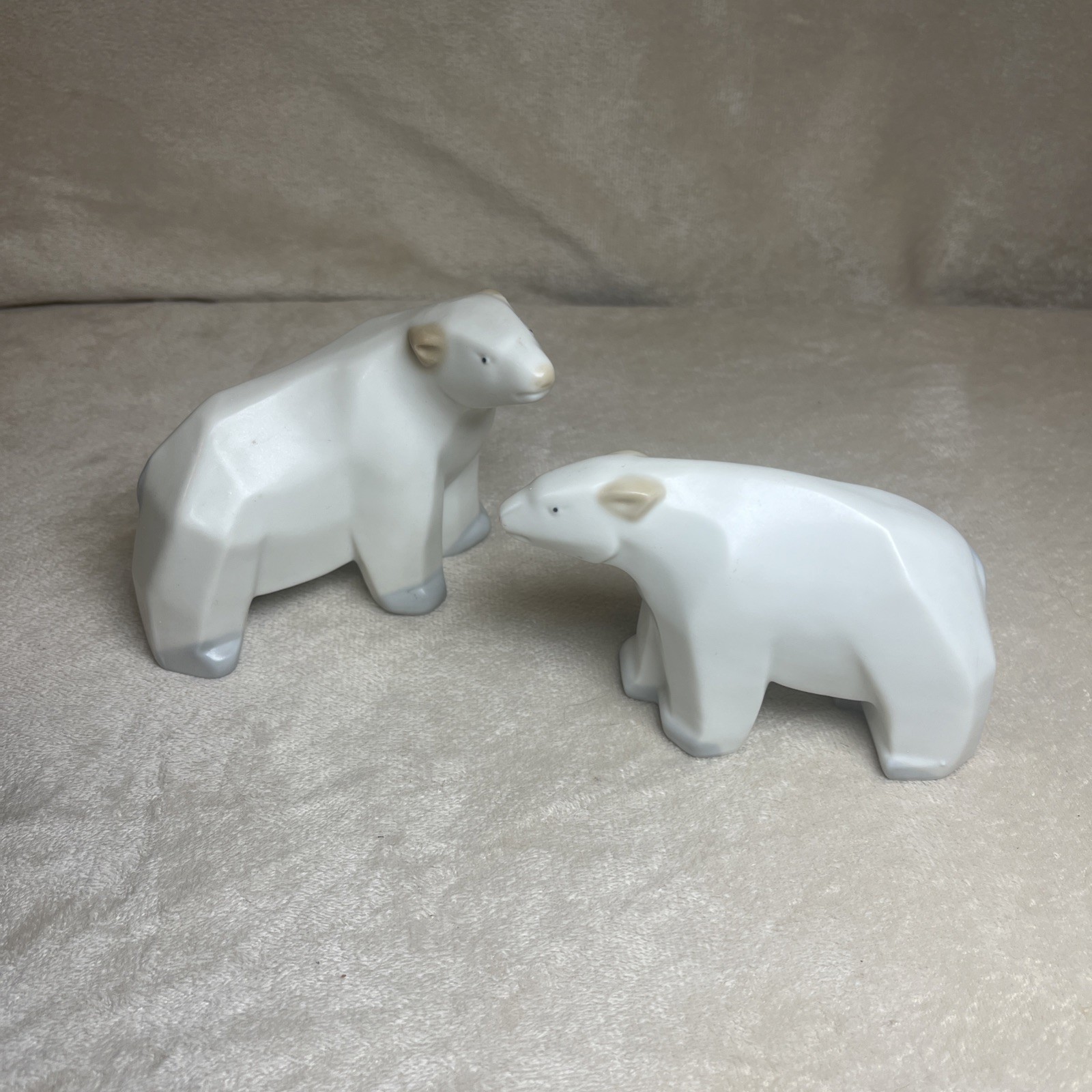Vintage Pair Polar Bears Cubist Porcelain Figurines Crowing Touch Japan Set Of 2 Vintage Pair Polar Bears Cubist Porcelain Figurines Crowing Touch Japan Set Of 2