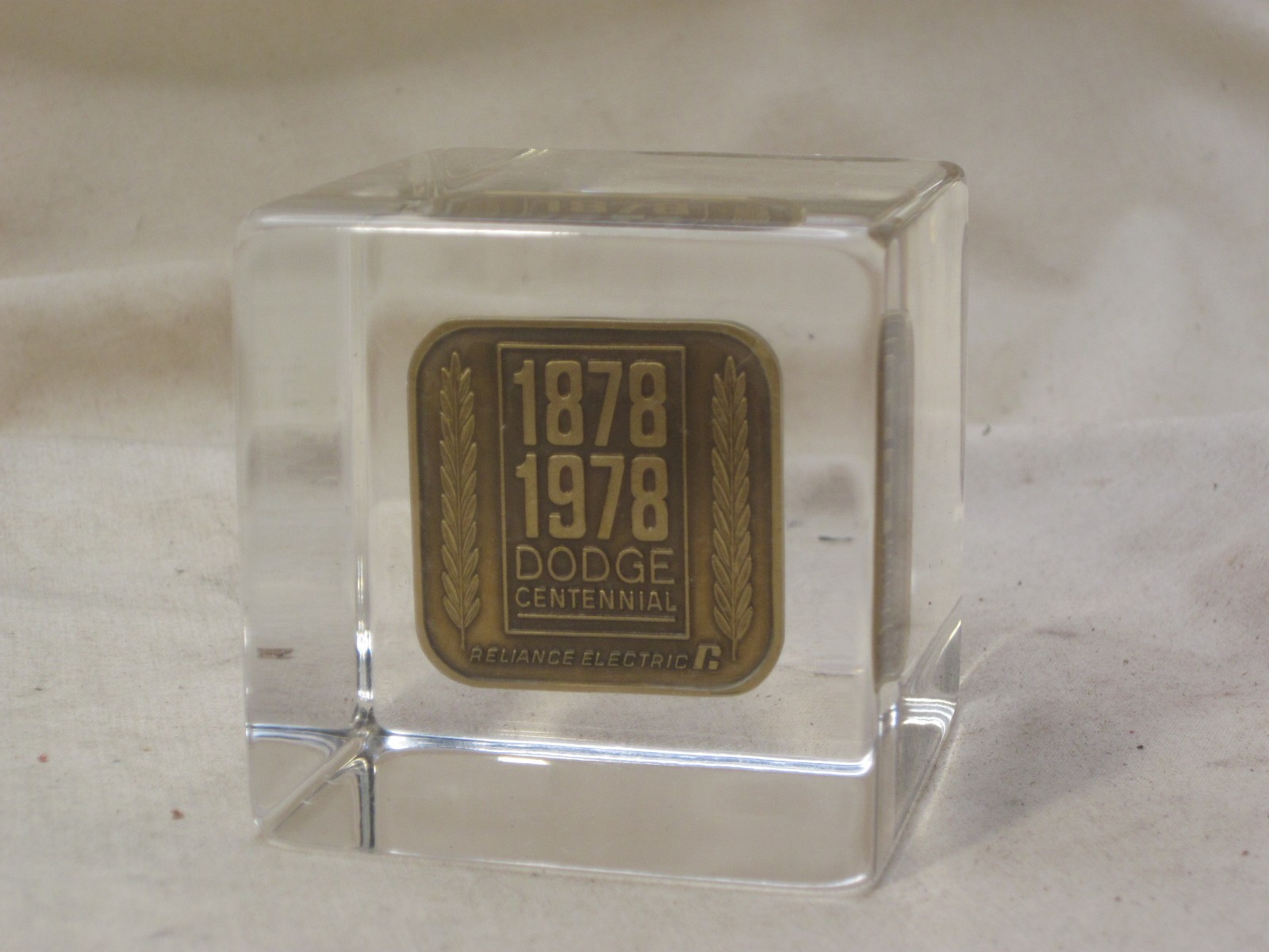 vintage 1878 1978 DODGE MAGIC WAGON JACK Paperweight Reliance Electric Lucite vintage 1878 1978 DODGE MAGIC WAGON JACK Paperweight Reliance Electric Lucite