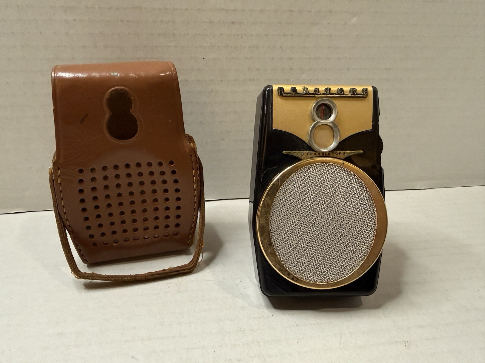 REALTONE Transistor Radio 50\'s/60\'s MODEL TR-1088 VTG
