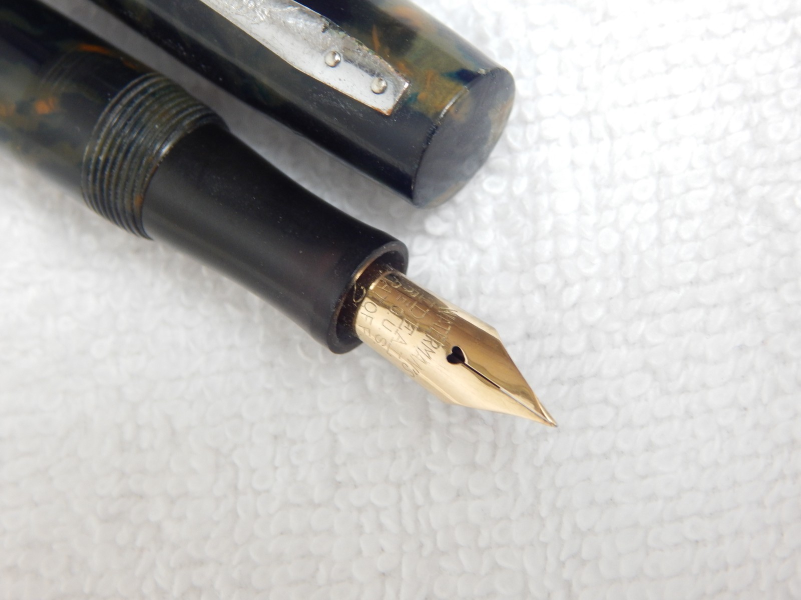 LOT# 422O. VINTAGE WATERMAN \'S 32 FOUNTAIN PEN. FLEX NIB, XF TO B+ (1.3 mm)