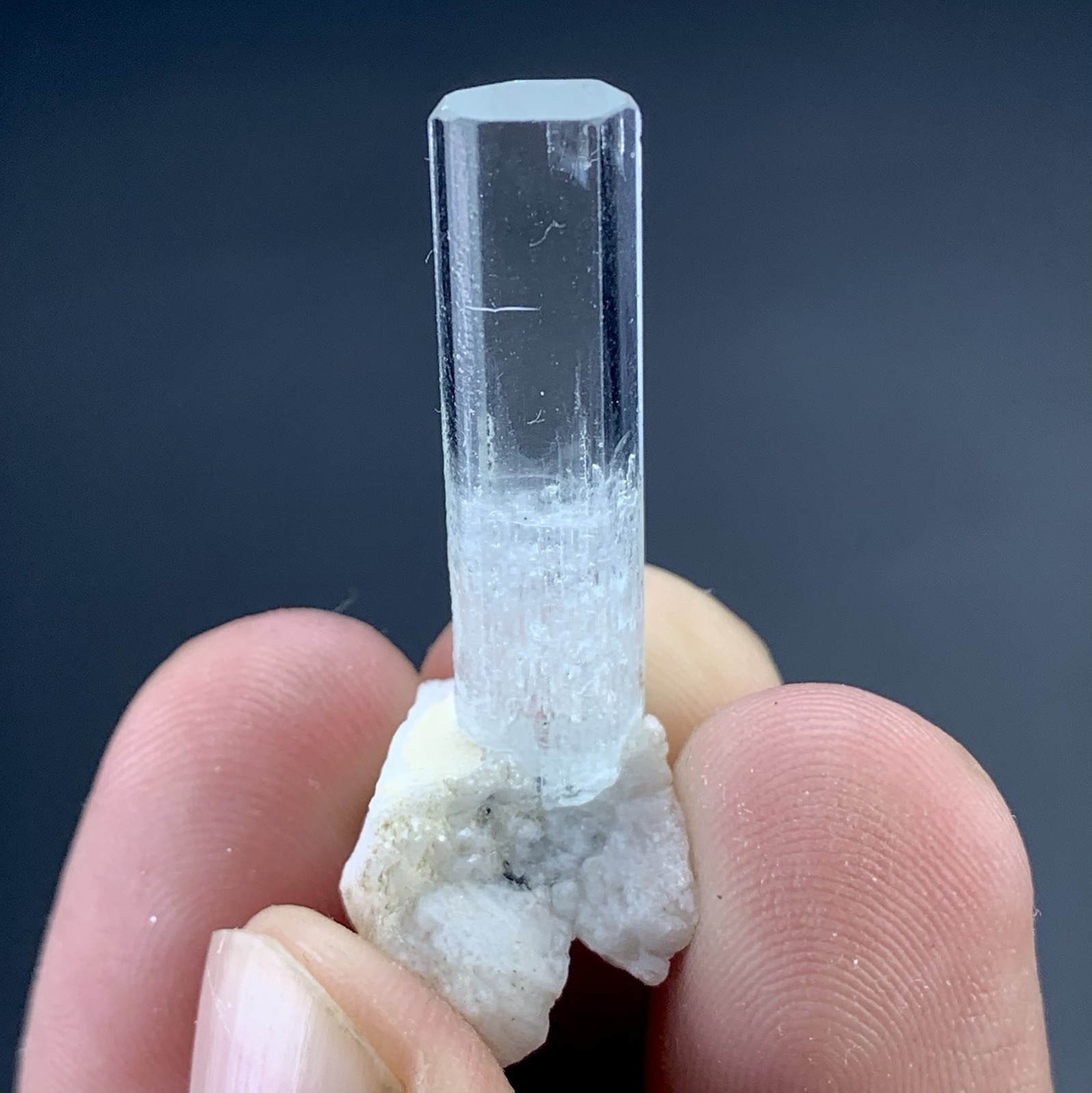 23 Cts Natural Aquamarine Crystal from Pakistan Rare Quality 40x13x12 mm. 23 Cts Natural Aquamarine Crystal from Pakistan Rare Quality 40x13x12 mm.