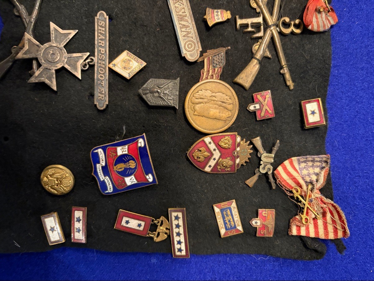 WWI US Army Insignia Lot 40pc Marksmanship Badges Collar Discs Pins 1917-1920s WWI US Army Insignia Lot 40pc Marksmanship Badges Collar Discs Pins 1917-1920s