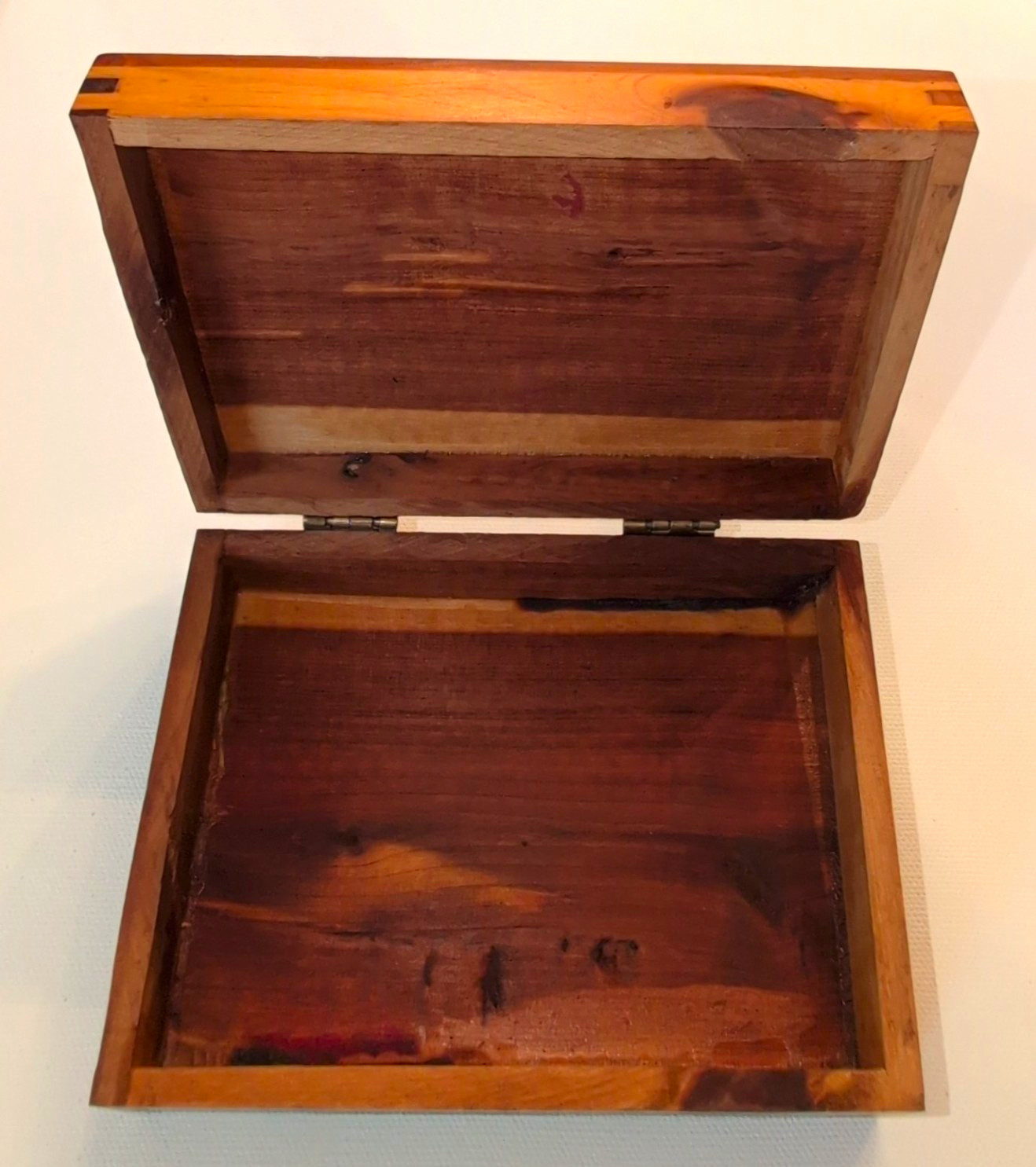 Vintage Cedar Keepsake Box Hinged Lid Footed Trinket Jewelry Chest Finger Joint Vintage Cedar Keepsake Box Hinged Lid Footed Trinket Jewelry Chest Finger Joint