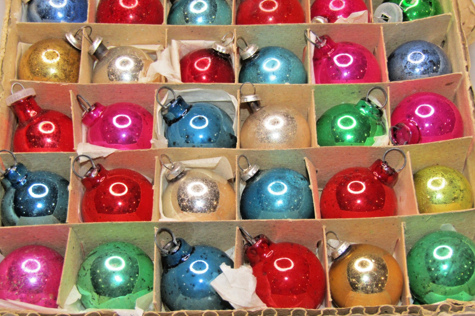 Lot VTG Glass Feather Tree Assorted Mini 25mm BALL Christmas Ornament Japan