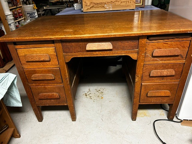 vintage Yale University solid oak student\'s desk vintage Yale University solid oak student\'s desk