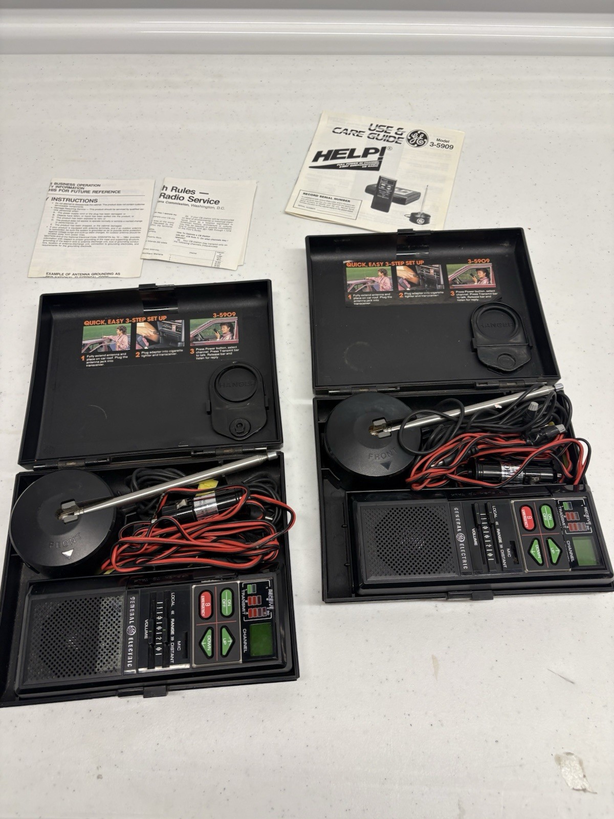 Pair Vintage GE HELP 3-5909B 40 Channel CB Radios Cases Accessories Power Tested