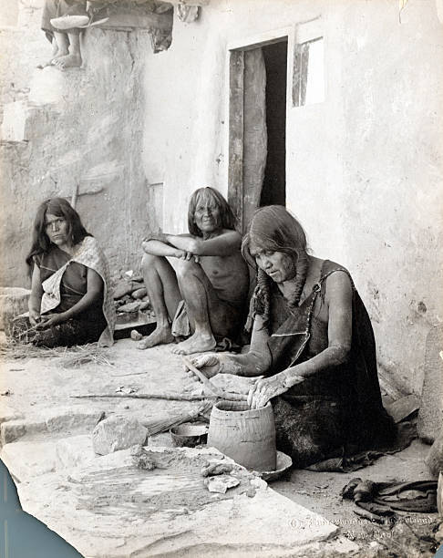 Hopi Indian Group Gathered At The Entrance To Their Rude Dwelling,- Old Photo Hopi Indian Group Gathered At The Entrance To Their Rude Dwelling,- Old Photo