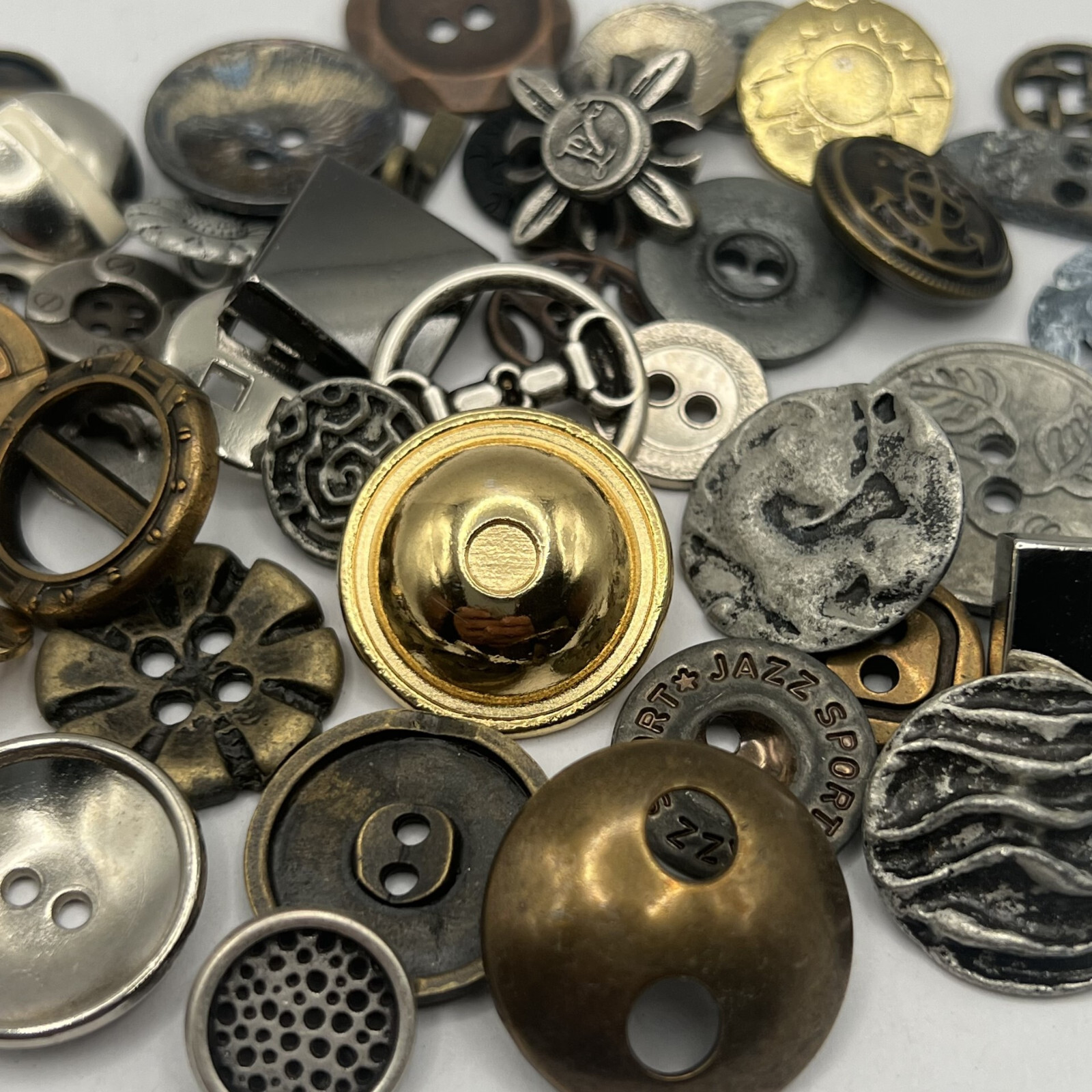 Rare Mix 50 RARE MIXED LOT Of Metal Buttons OLD-VINTAGE & NEW Rare Mix 50 RARE MIXED LOT Of Metal Buttons OLD-VINTAGE & NEW