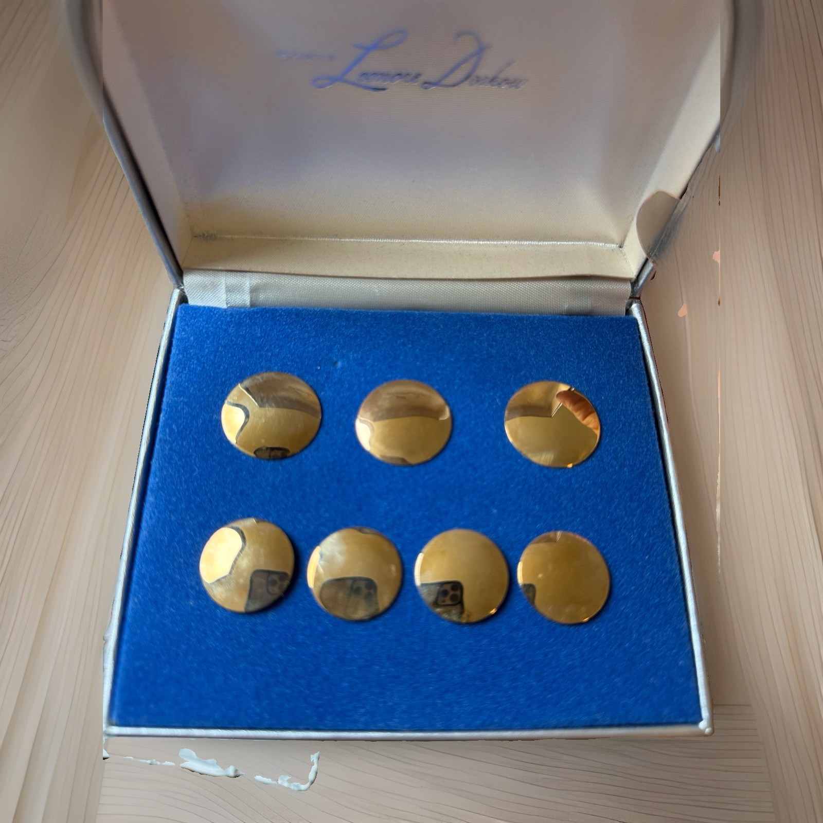 VTG NIB Leonore Doskow 14K SOLID GOLD Blank Round Sewing Buttons Set of 7 Box VTG NIB Leonore Doskow 14K SOLID GOLD Blank Round Sewing Buttons Set of 7 Box