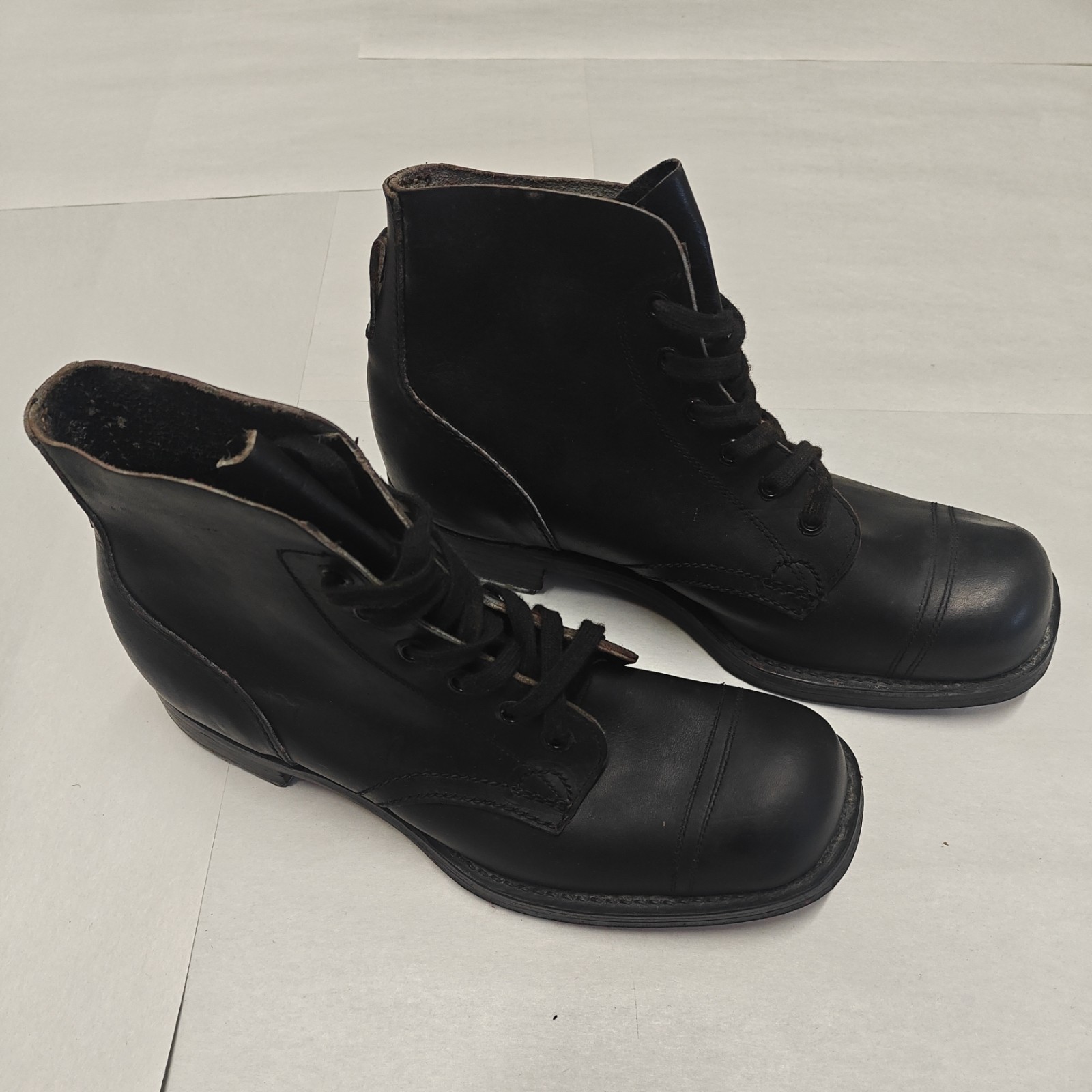 ORIGINAL BRITISH/AUSTRALIAN MILITARY LEATHER COMBAT BOOTS ORIGINAL BRITISH/AUSTRALIAN MILITARY LEATHER COMBAT BOOTS