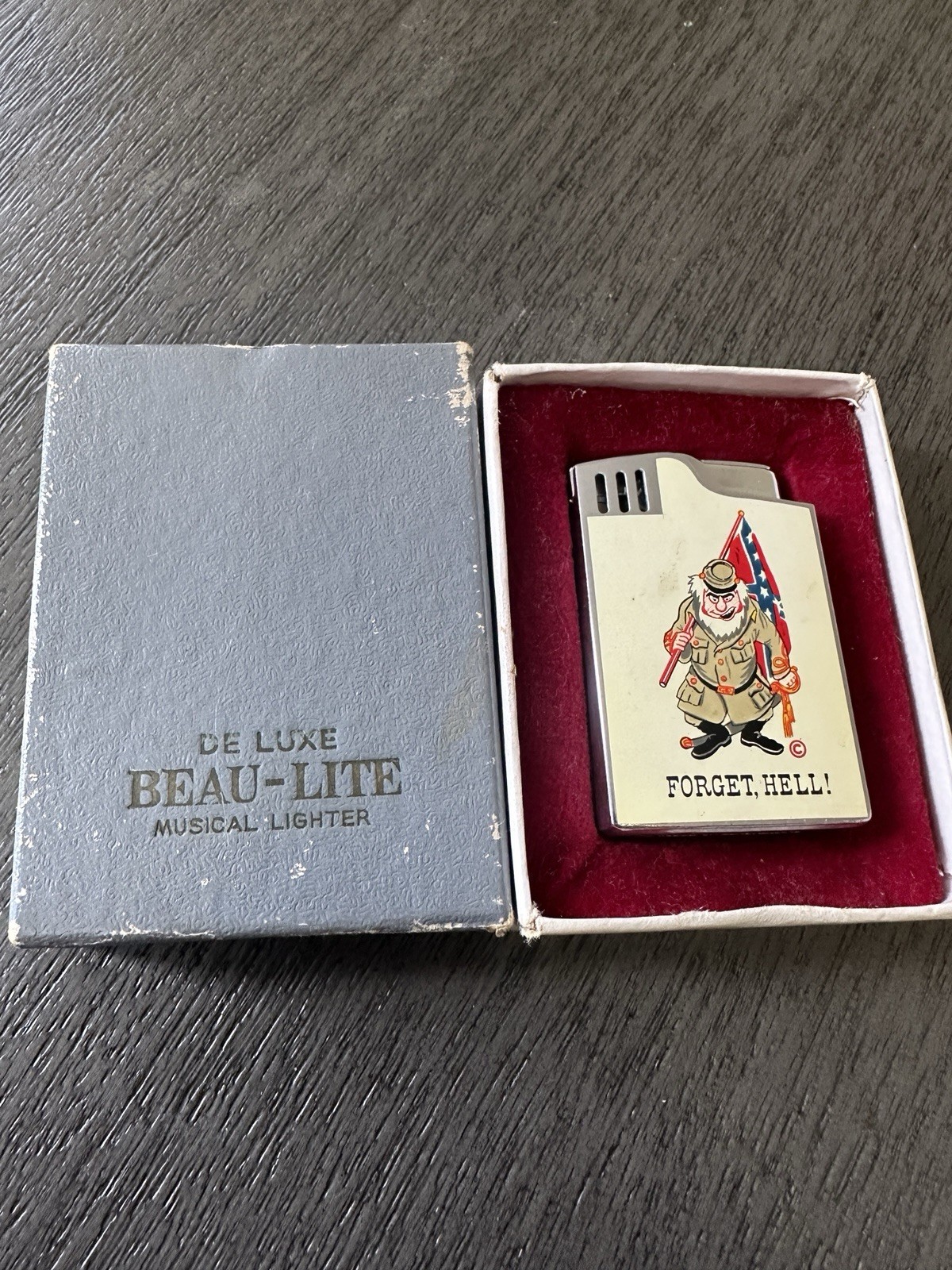 VINTAGE DELUXE BEAU-LITE MUSICAL LIGHTER CONFEDERATE SOLDIER VINTAGE DELUXE BEAU-LITE MUSICAL LIGHTER CONFEDERATE SOLDIER