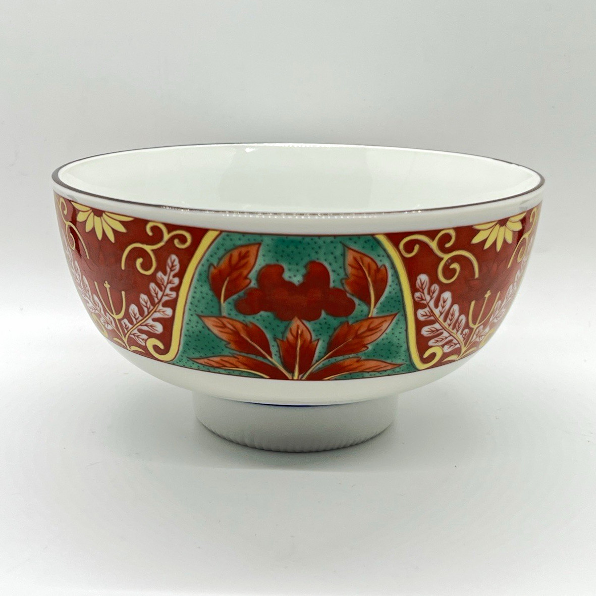 Vintage Japanese Ryūhō Kiln Porcelain Bowl Imari Style Coral Red Peony Mino Ware Vintage Japanese Ryūhō Kiln Porcelain Bowl Imari Style Coral Red Peony Mino Ware