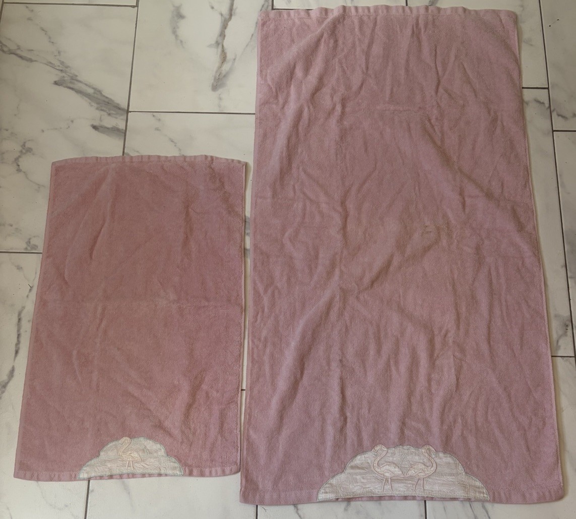 Vintage Fieldcrest Grand Prix Pink Flamingo Bath Hand Towel Set 2 Art Deco