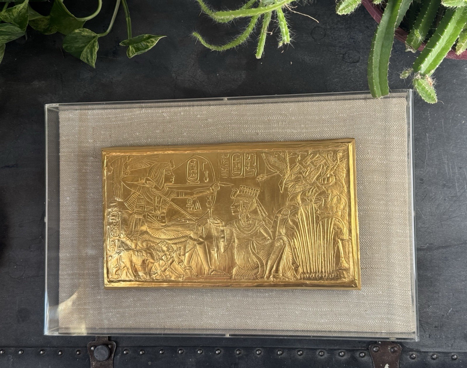 VTG 1976 MMA King Tut 24k Gold Plated Plaque Golden Shrine Shadow Box 14x9 MINT