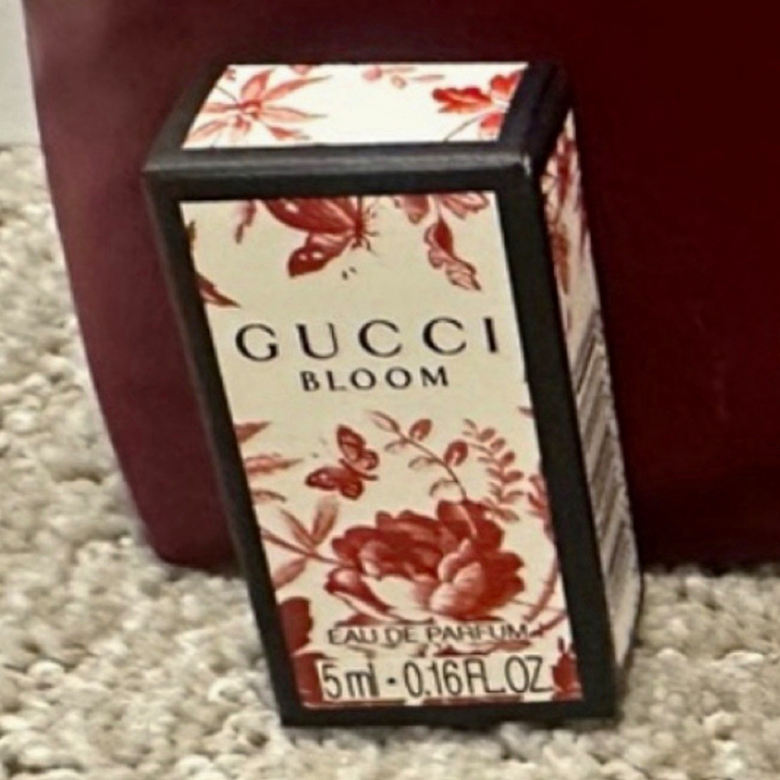 Gucci Bloom Eau de Parfum EDP Miniature Perfume 5 ml / 0.16 fl oz Gucci Bloom Eau de Parfum EDP Miniature Perfume 5 ml / 0.16 fl oz