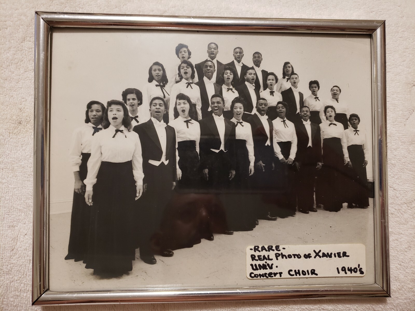 Vintage 1940\'s Xavier University Concert Choir Photo w/Frame Rare (Pre-owned) Vintage 1940\'s Xavier University Concert Choir Photo w/Frame Rare (Pre-owned)