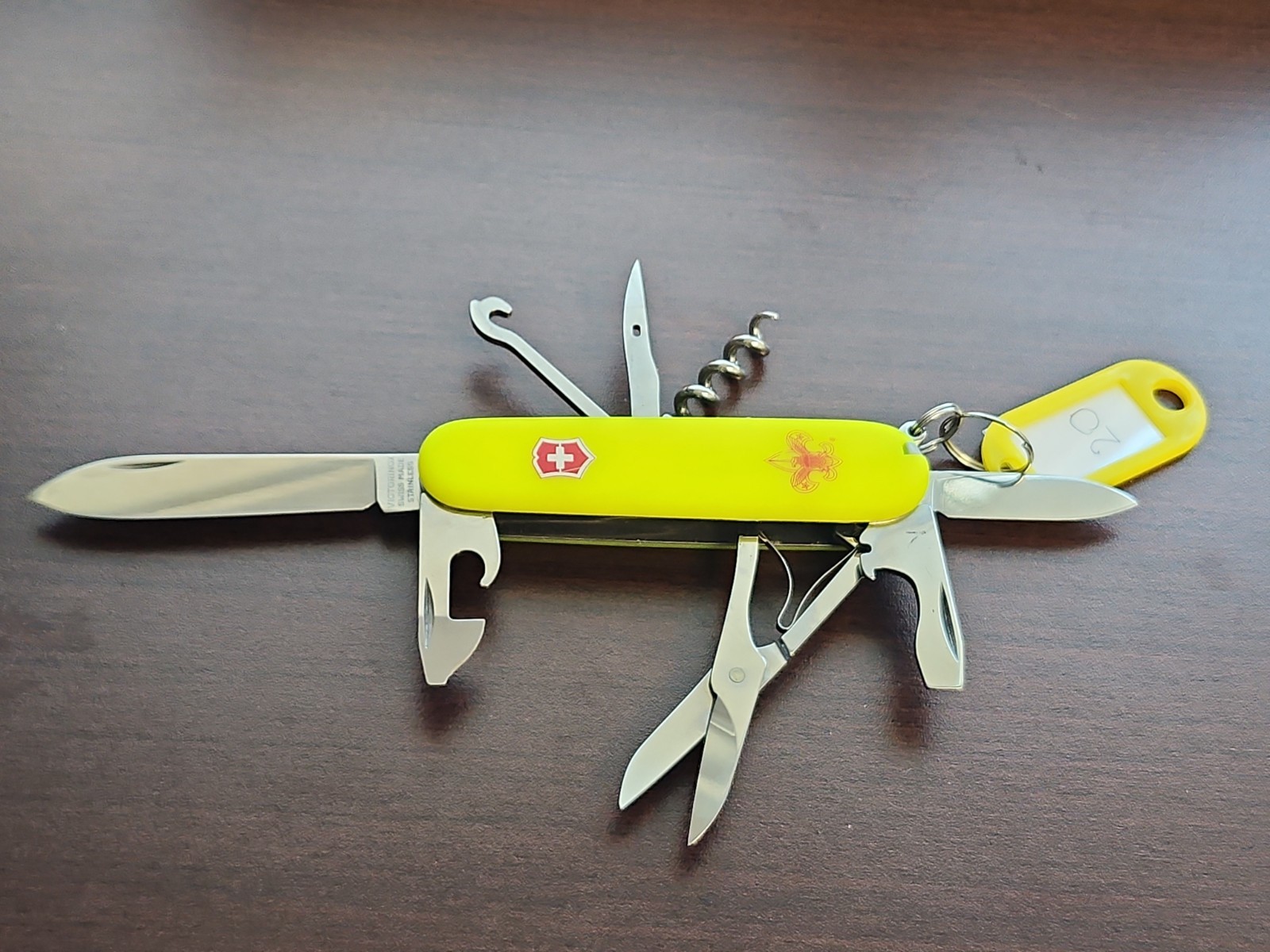 Victorinox Climber 91mm Swiss Army Knife - Used, Stay Glow, Excellent Condition Victorinox Climber 91mm Swiss Army Knife - Used, Stay Glow, Excellent Condition