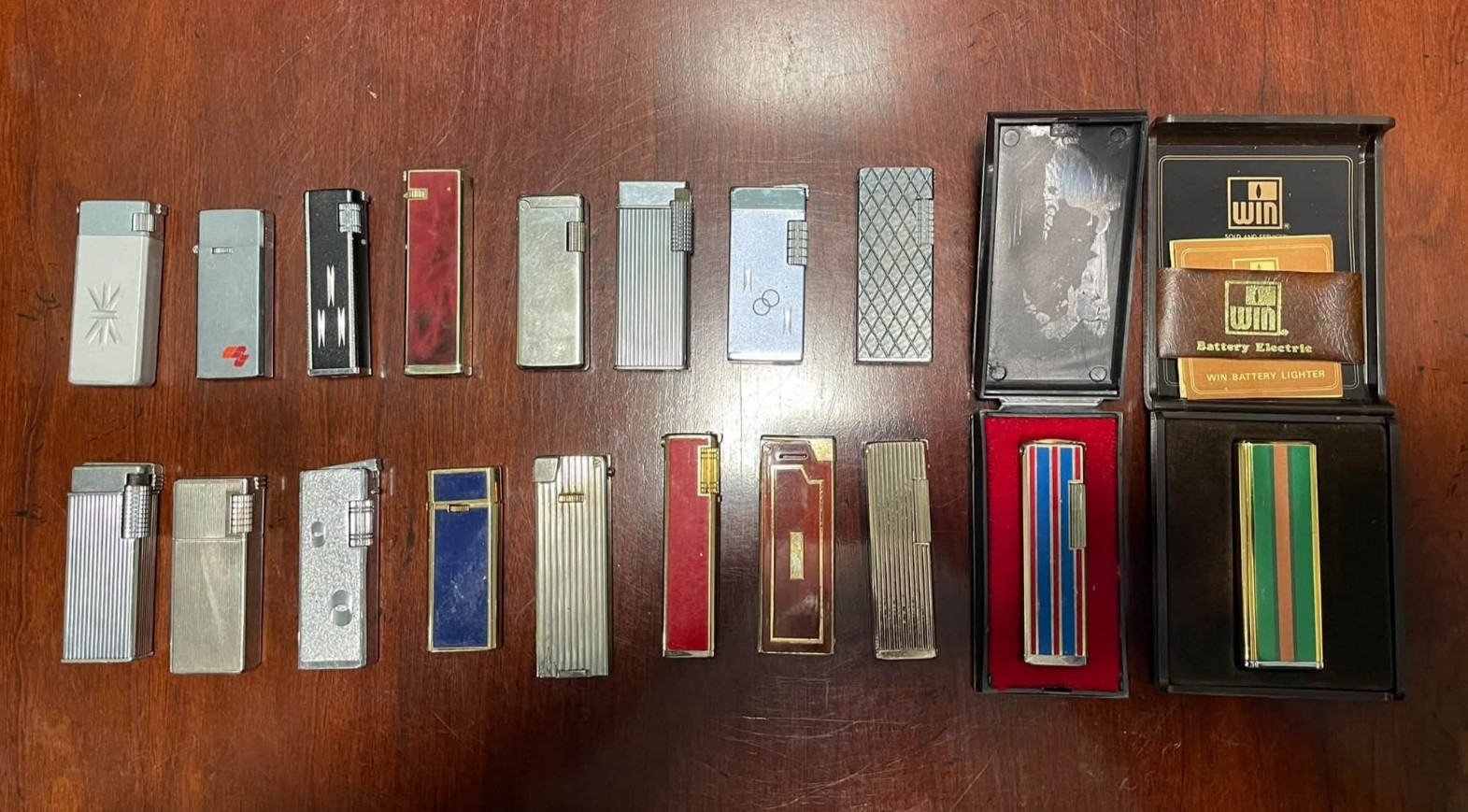 Lot of Eighteen (18) Butane Vintage Cigarette Pocket Lighters - Lighter Lot of Eighteen (18) Butane Vintage Cigarette Pocket Lighters - Lighter