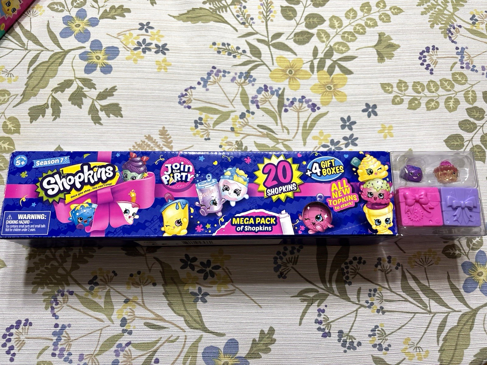 Shopkins Season 7 Mega Pack 20 Figurines + 4 Gift Boxes Limited Edition Plastic Shopkins Season 7 Mega Pack 20 Figurines + 4 Gift Boxes Limited Edition Plastic