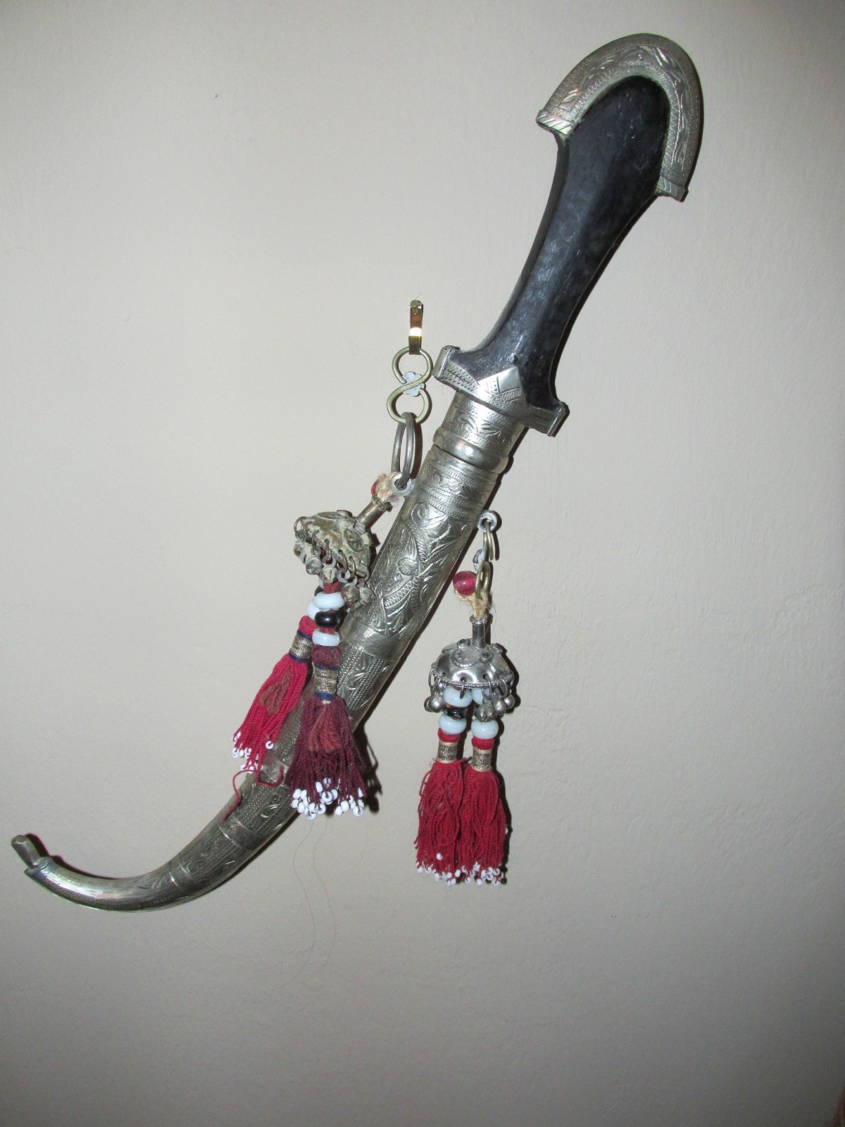 Vintage Middle Eastern Moroccan Curved Ceremonial Dagger Metal Sheath 17 Vintage Middle Eastern Moroccan Curved Ceremonial Dagger Metal Sheath 17