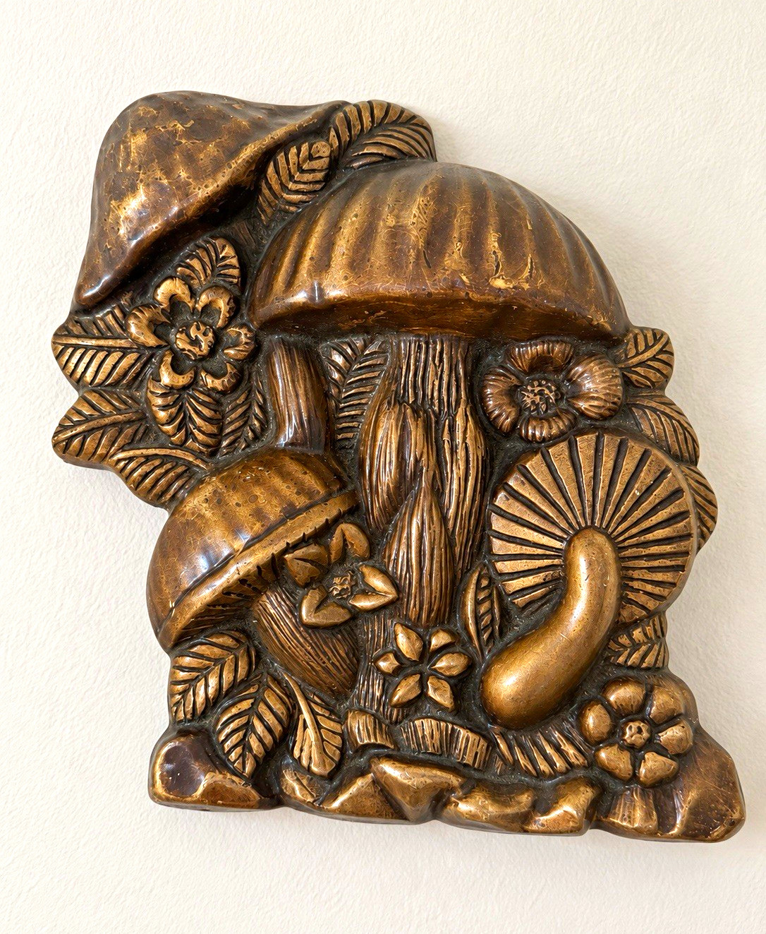 1970s DYNASTONE Mushroom Wall Plaque Woodland Floral Relief Bronze Tone Decor 1970s DYNASTONE Mushroom Wall Plaque Woodland Floral Relief Bronze Tone Decor
