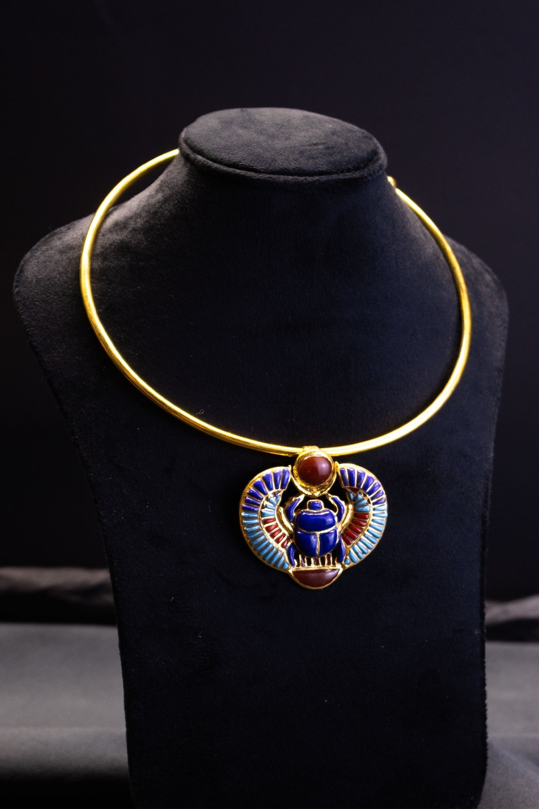 Gorgeous Egyptian amulet of the Gemstones scarab - Made In Egypt Gorgeous Egyptian amulet of the Gemstones scarab - Made In Egypt