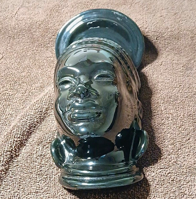 1977 Vintage Atlantic Mold African Tribal Woman Wall Sculpture Signed 1977 Vintage Atlantic Mold African Tribal Woman Wall Sculpture Signed