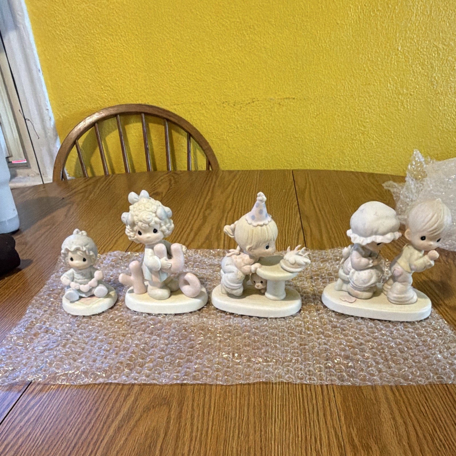 Pristine Precious Moments Enesco Porcelain Figurines Mixed Lot of 4 (1987-1996) Pristine Precious Moments Enesco Porcelain Figurines Mixed Lot of 4 (1987-1996)