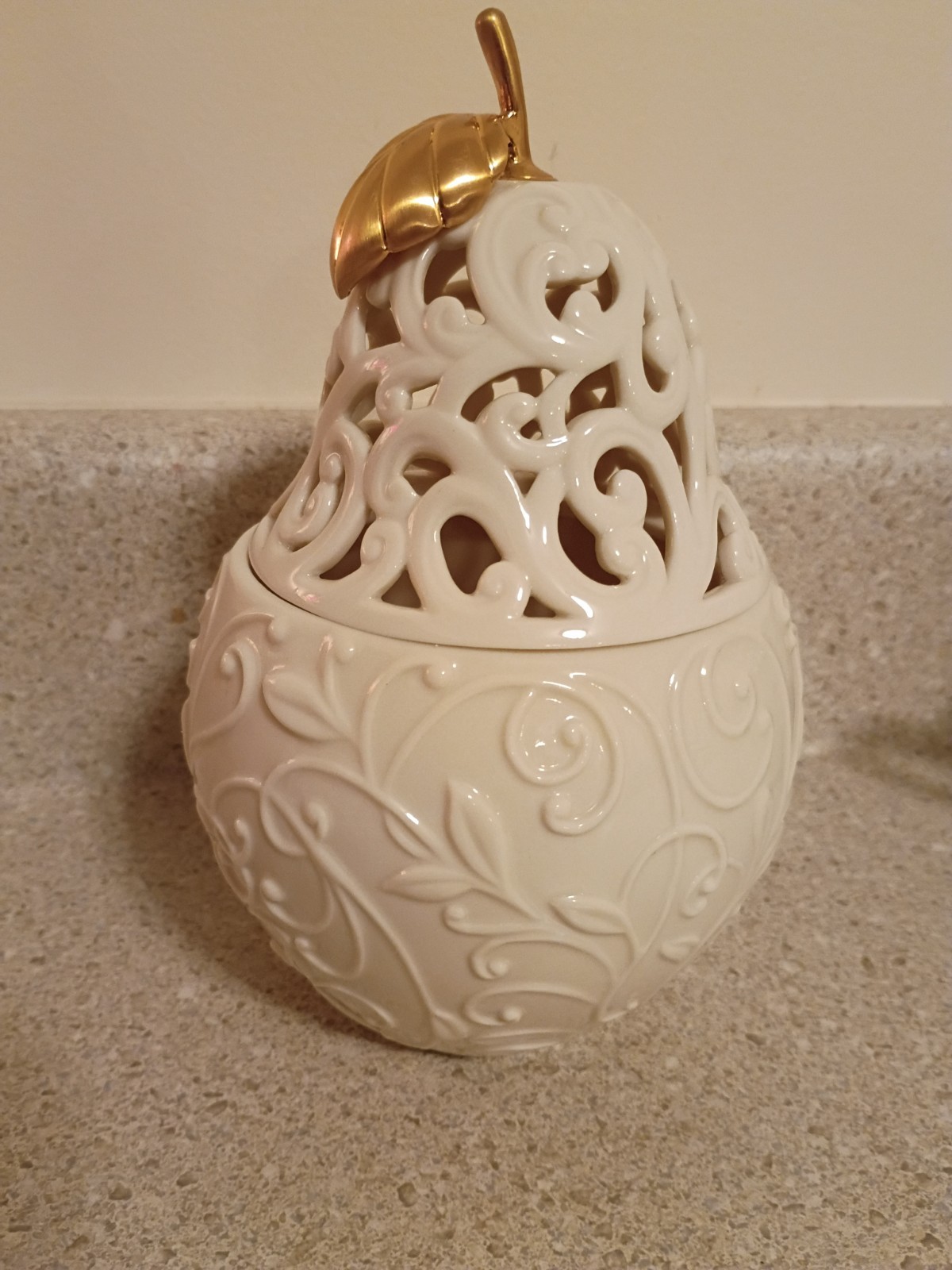 Lenox Pear Fruit Ivory Gold Leaf Stem Pierced Potpourri/Candy w/Dish Lid 7\