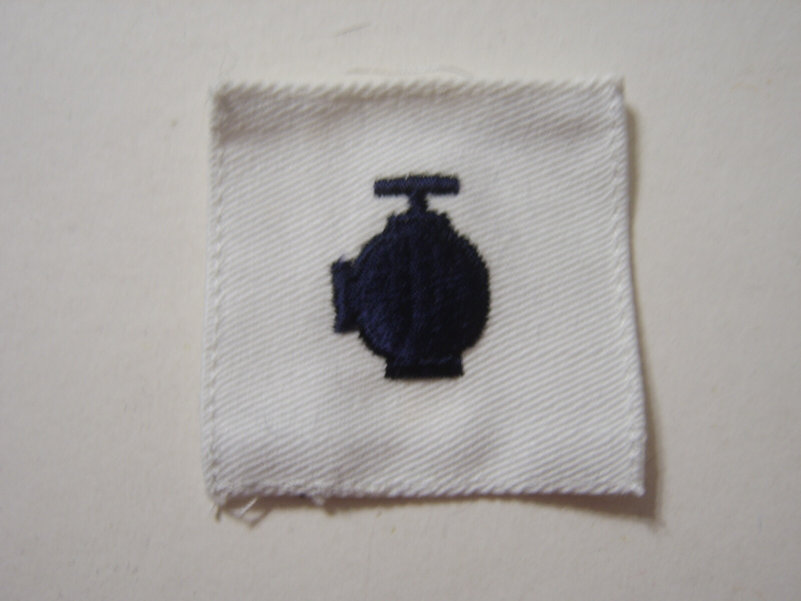 USN UTILITIESMAN UT BLUE ON WHITE FROM 1969 DATED PACK  :KY21-1