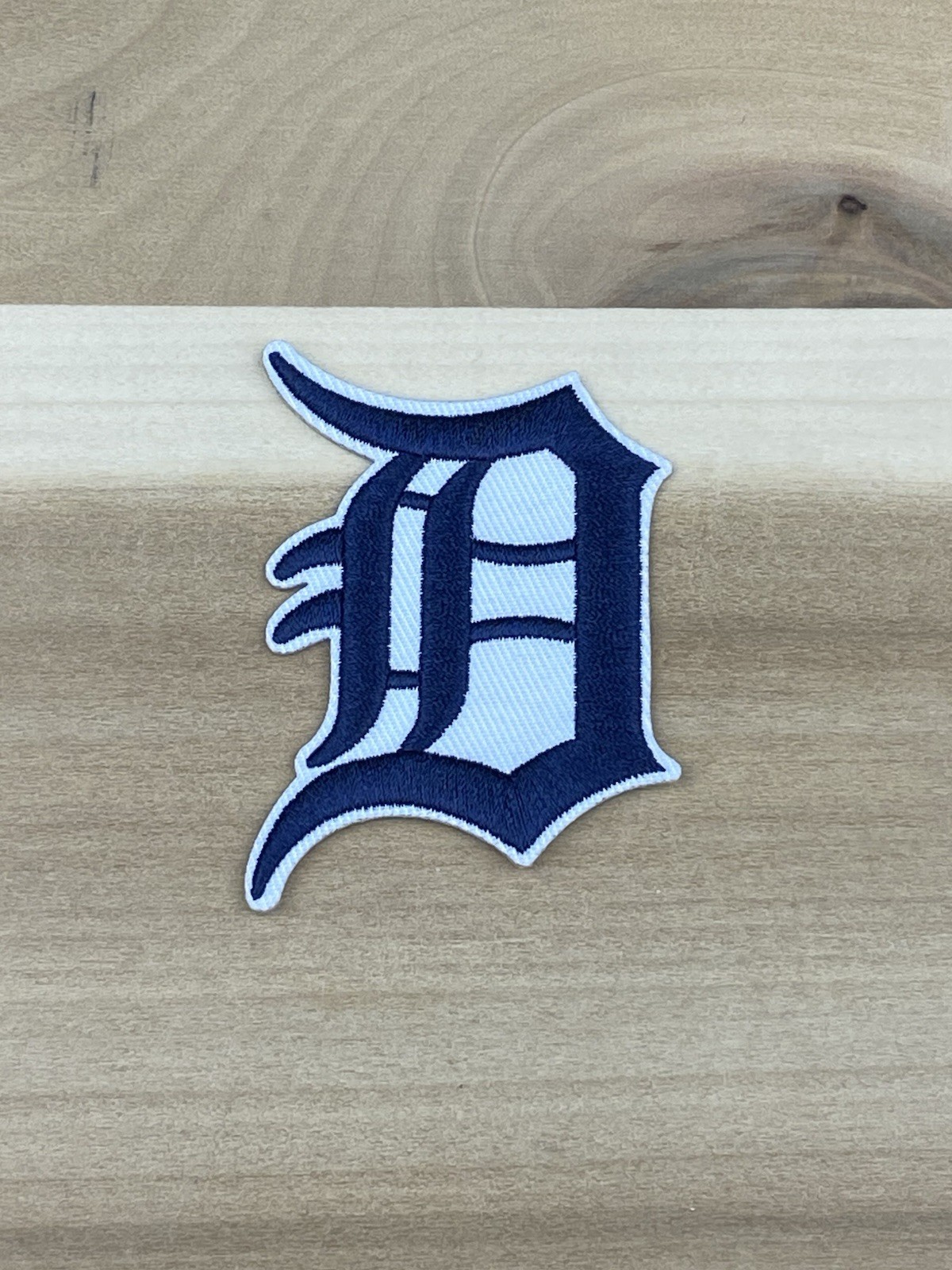 DETROIT TIGERS MLB BASEBALL EMBROIDERED IRON ON PATCH 2”x2.5” DETROIT TIGERS MLB BASEBALL EMBROIDERED IRON ON PATCH 2”x2.5”