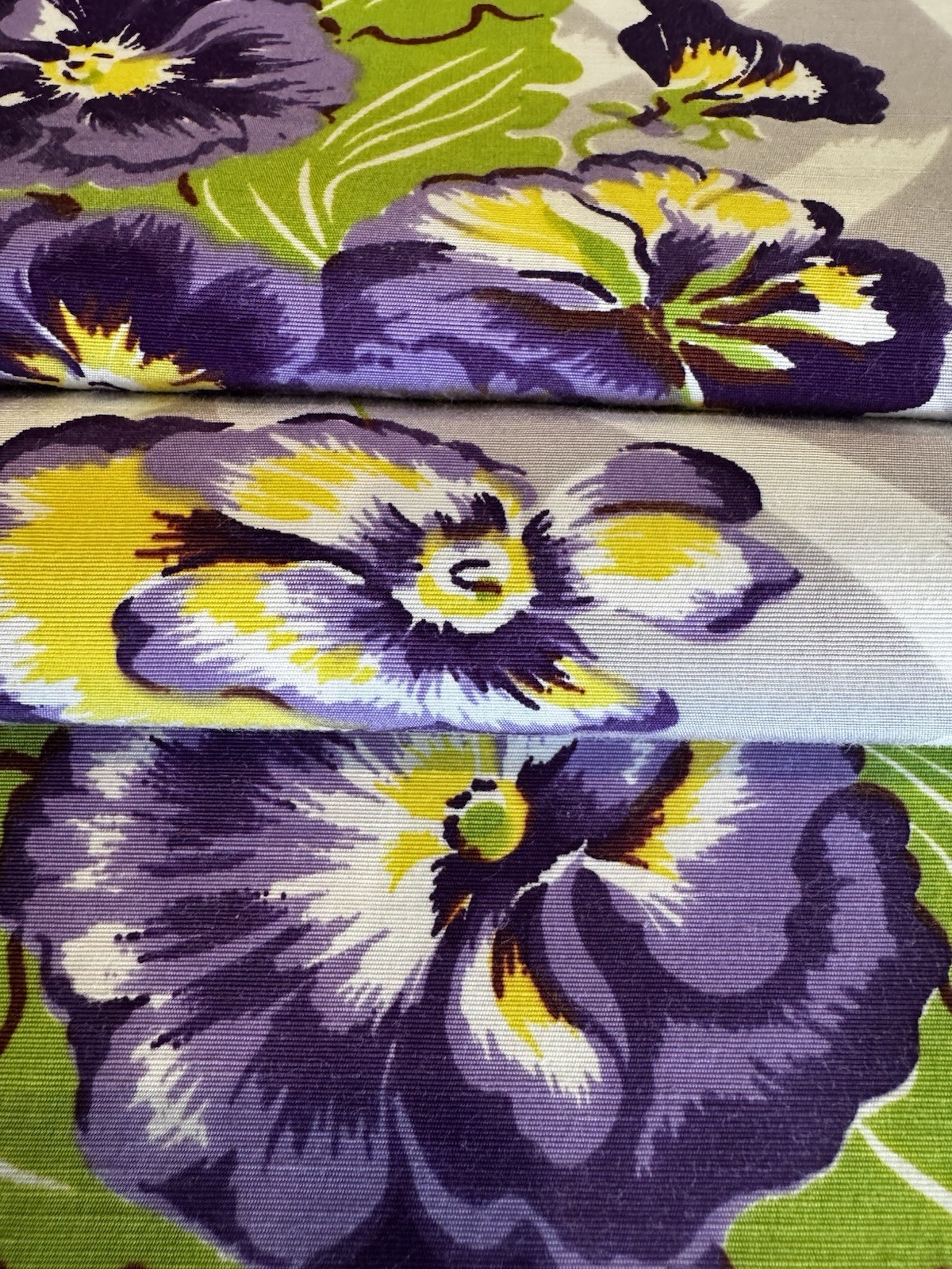 Vintage 1950s California Hand Print Tablecloth Rare Pansy Basket Pattern NWOT Vintage 1950s California Hand Print Tablecloth Rare Pansy Basket Pattern NWOT
