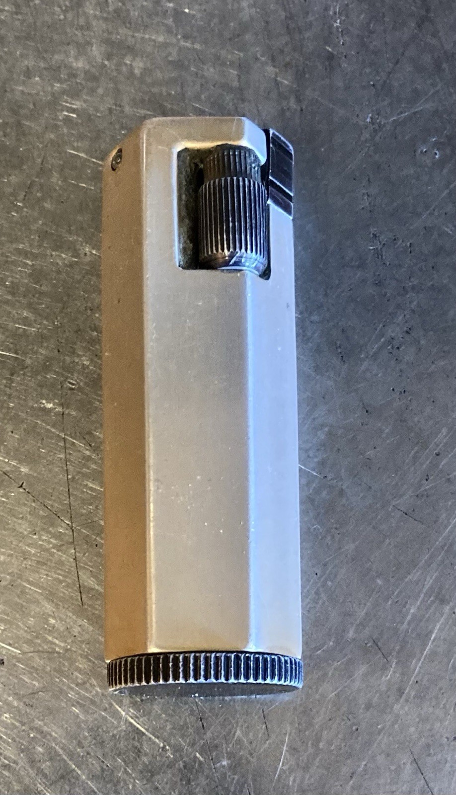 1945 VERY RARE HEXAGON ALUMINUM LIGHTER EMSON B\'PORT CONN. 1945 VERY RARE HEXAGON ALUMINUM LIGHTER EMSON B\'PORT CONN.