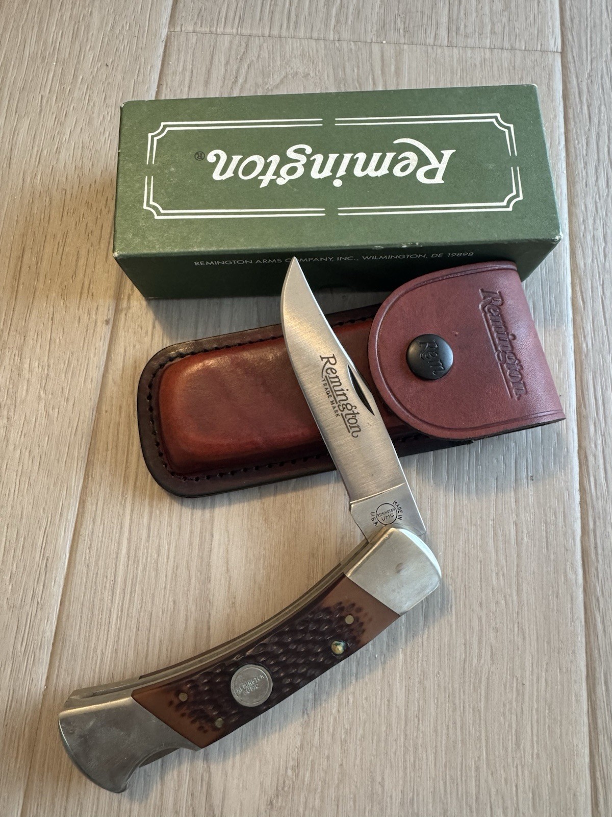 VINTAGE REMINGTON R9 OUTDOORSMAN LARGE FOLDING HUNTER –BOX & SHEATH, VINTAGE REMINGTON R9 OUTDOORSMAN LARGE FOLDING HUNTER –BOX & SHEATH,