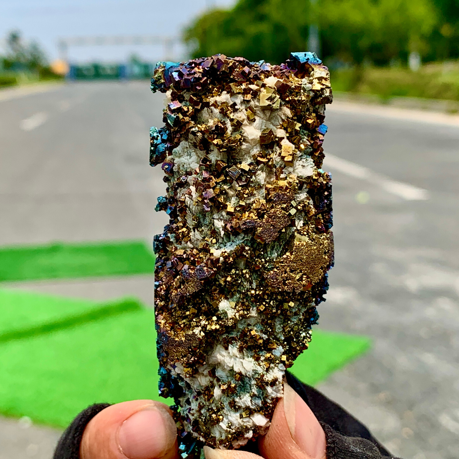 123G Natural colorful Chalcopyrite Calci crystal cluster rare mineral samples 123G Natural colorful Chalcopyrite Calci crystal cluster rare mineral samples