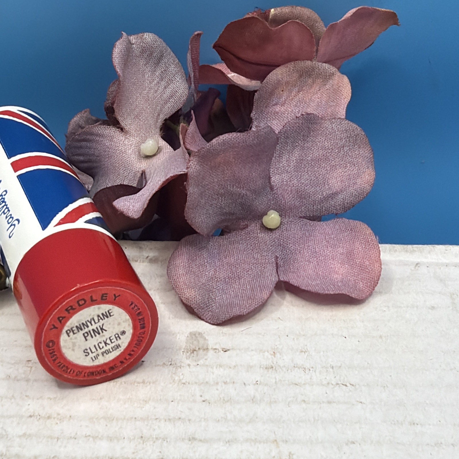1969 Yardley Slicker Lip Polish Pennylane Pink Lipstick Tube Union Jack F36 1969 Yardley Slicker Lip Polish Pennylane Pink Lipstick Tube Union Jack F36