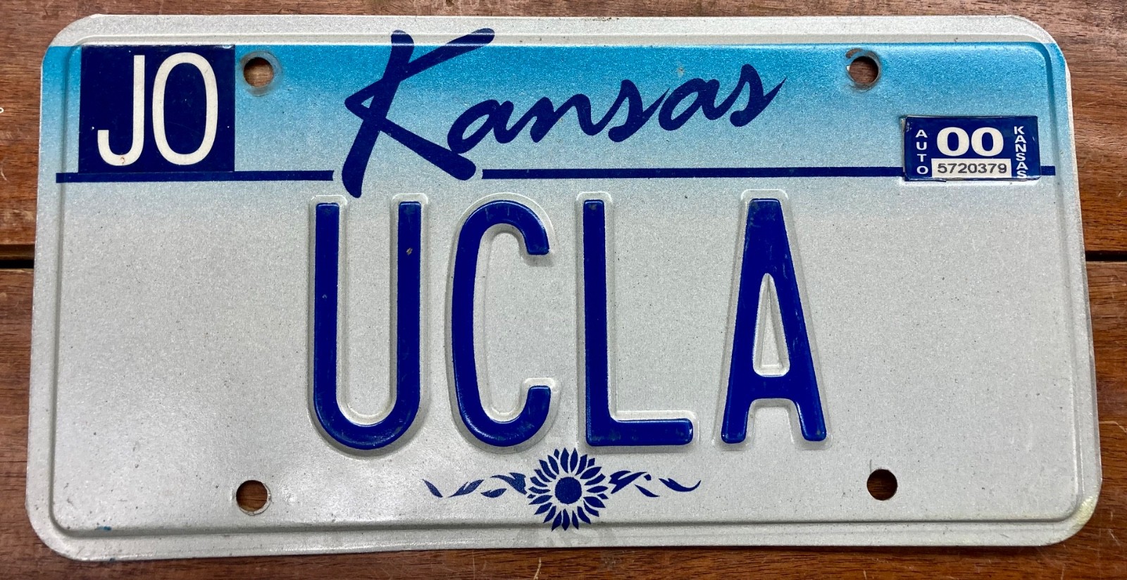 NICE, 2000 KANSAS, VERY UNIQUE UCLA VANITY LICENSE PLATE ON A SIMPLE KANSAS BASE NICE, 2000 KANSAS, VERY UNIQUE UCLA VANITY LICENSE PLATE ON A SIMPLE KANSAS BASE