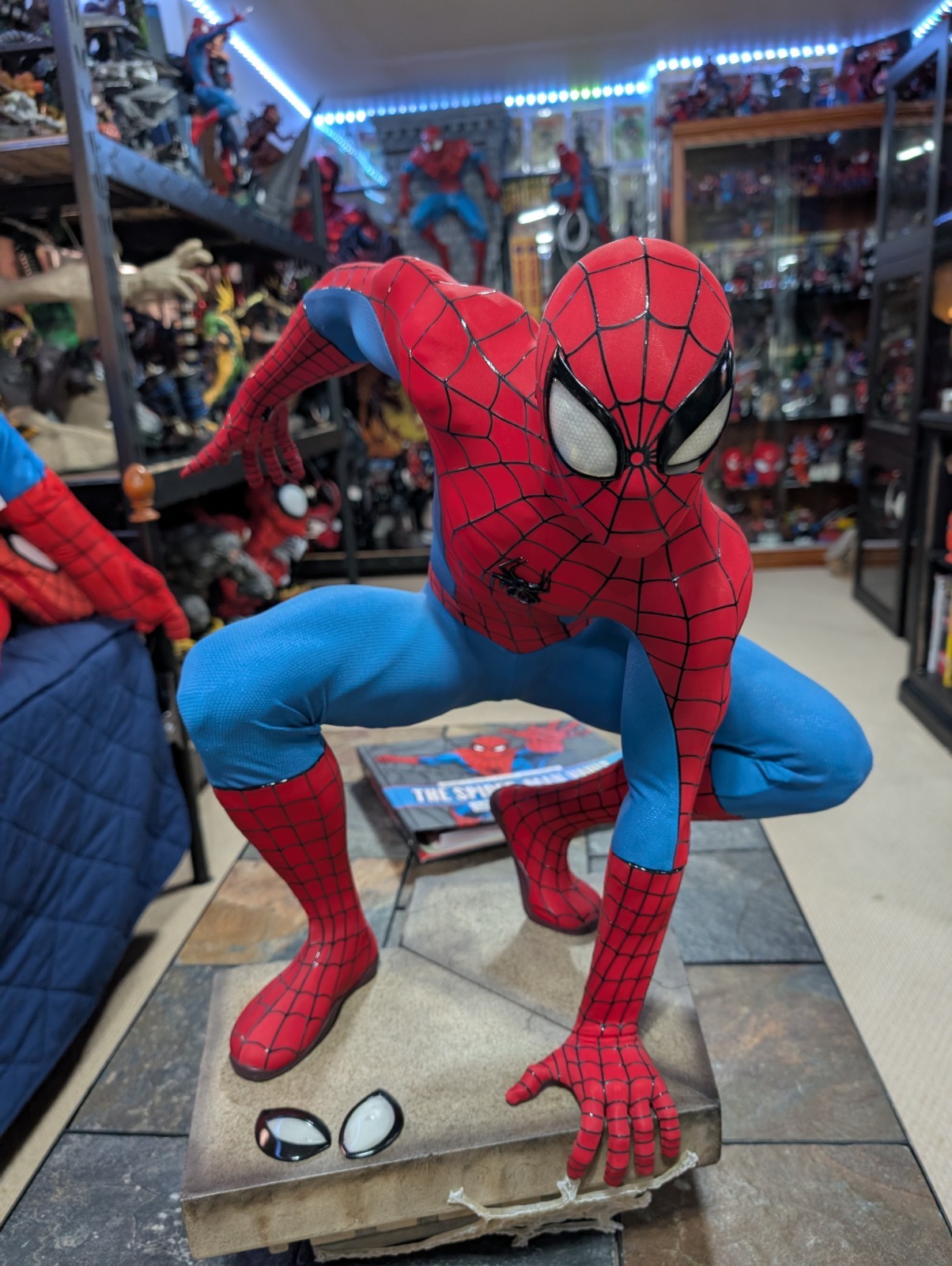 Sideshow Spider-Man (Spiderman) Legendary Scale Figure RED - #163/275 Exclusive Sideshow Spider-Man (Spiderman) Legendary Scale Figure RED - #163/275 Exclusive